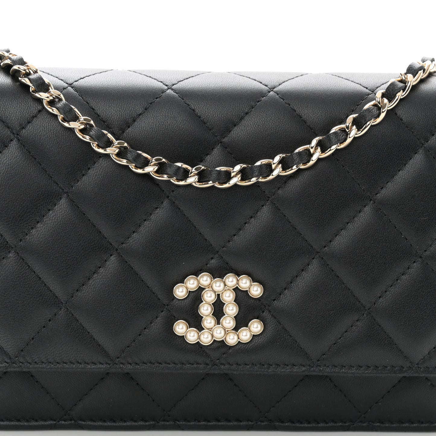 Lambskin Quilted Pearl CC Wallet on Chain WOC Black