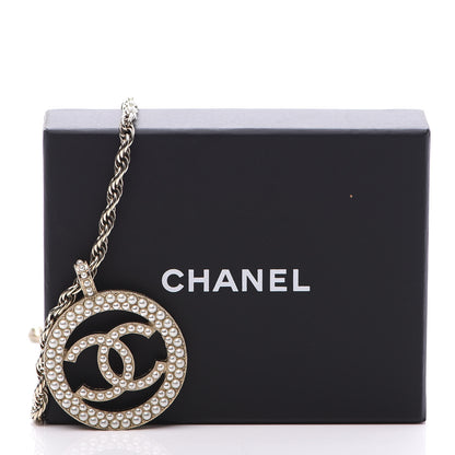 Chanel Pearl CC Round Pendant Necklace Gold 5 of 5