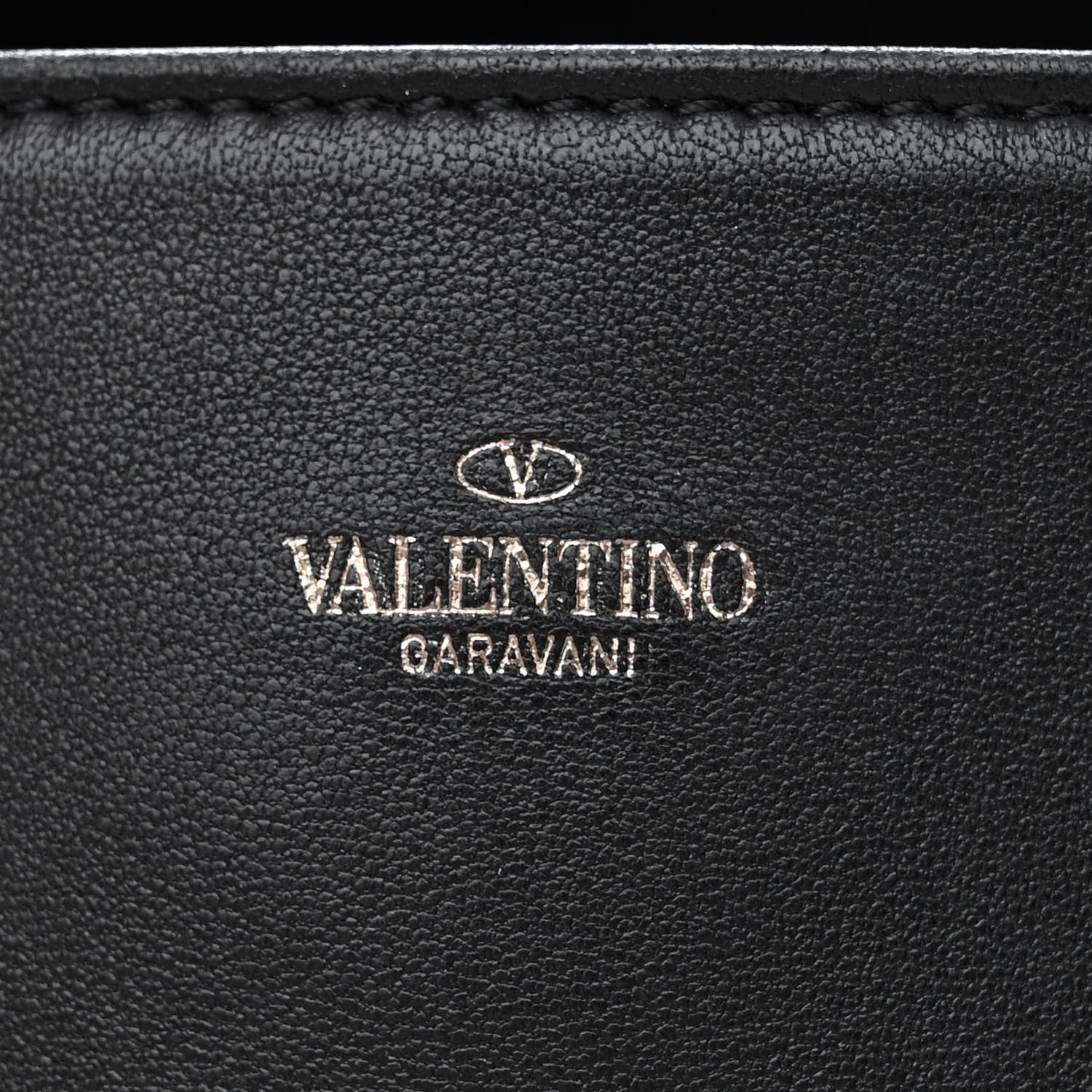 Valentino Garavani Nappa Monochrome One Stud Hobo Black 6 of 10