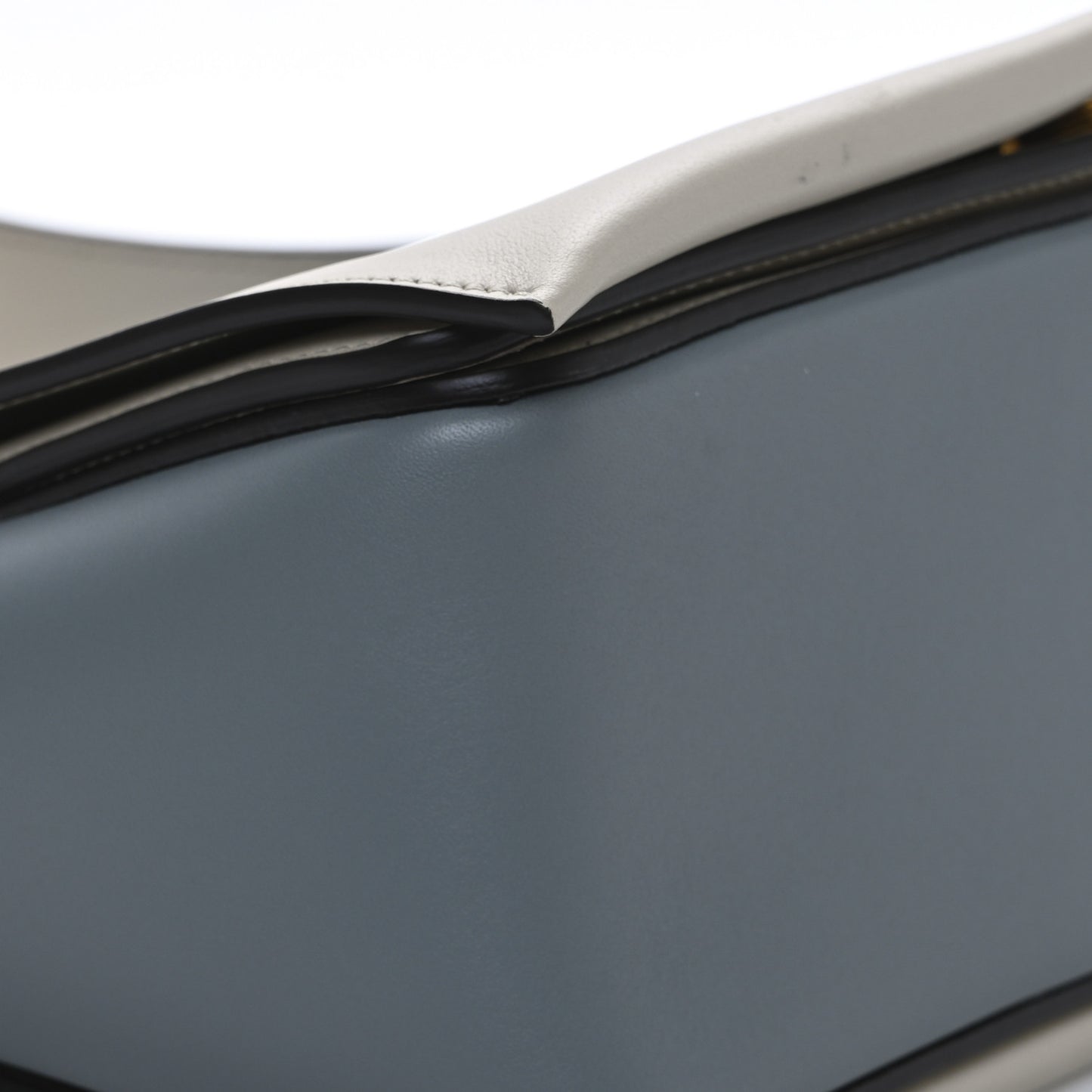 Shiny Smooth Calfskin Medium Frame Shoulder Bag Grege Storm