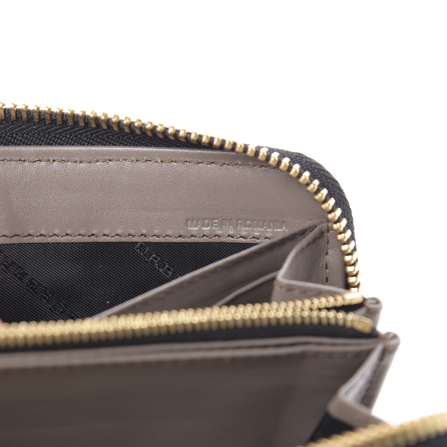 Heritage Grain Zip Around Wallet Pale Taupe