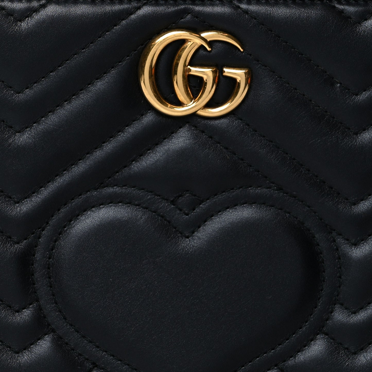 Calfskin Matelasse Chevron Heart GG Marmont Clutch Black