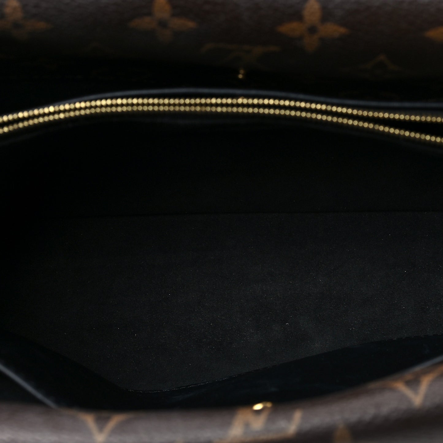 Monogram Double V Black