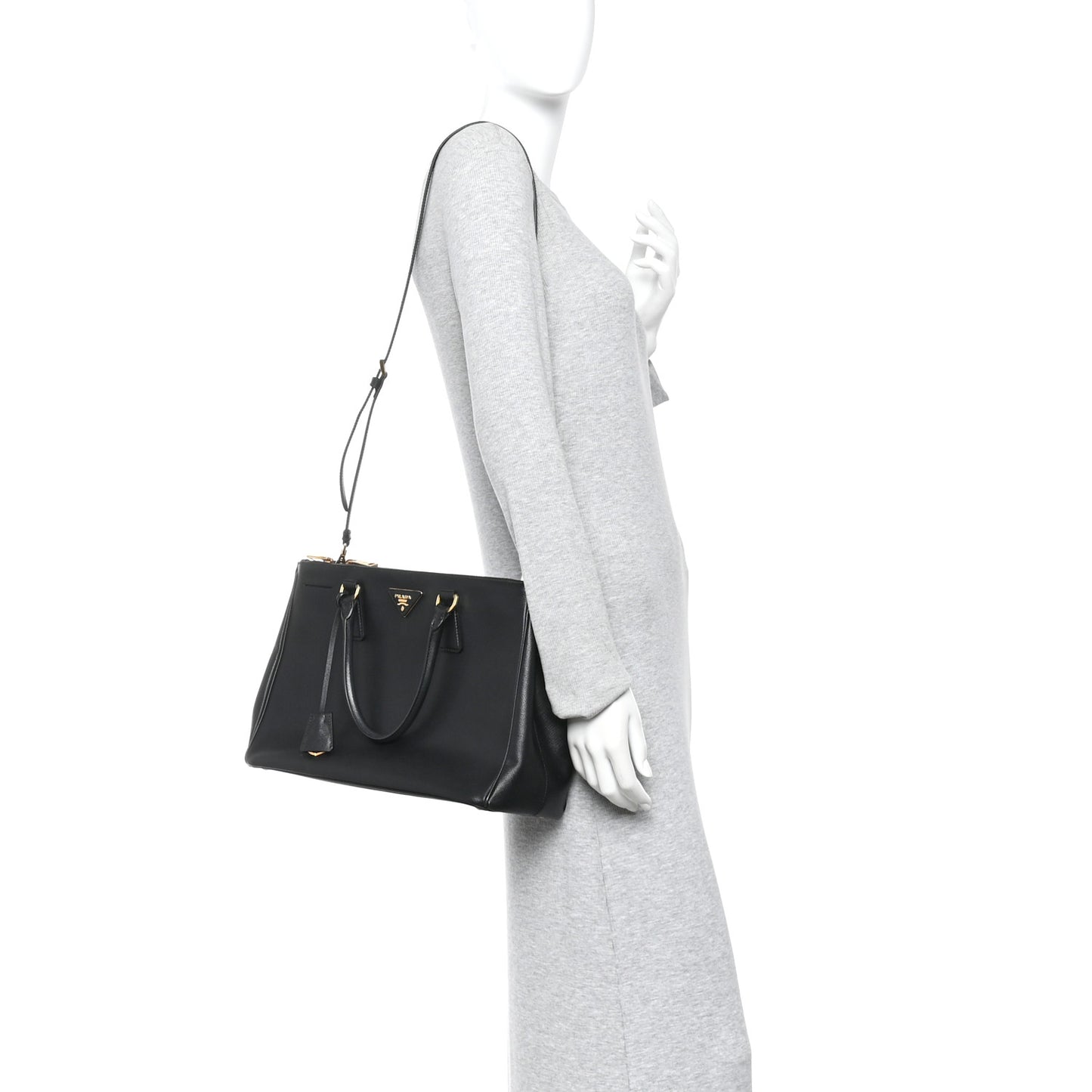 Saffiano Medium Galleria Double Zip Tote Black