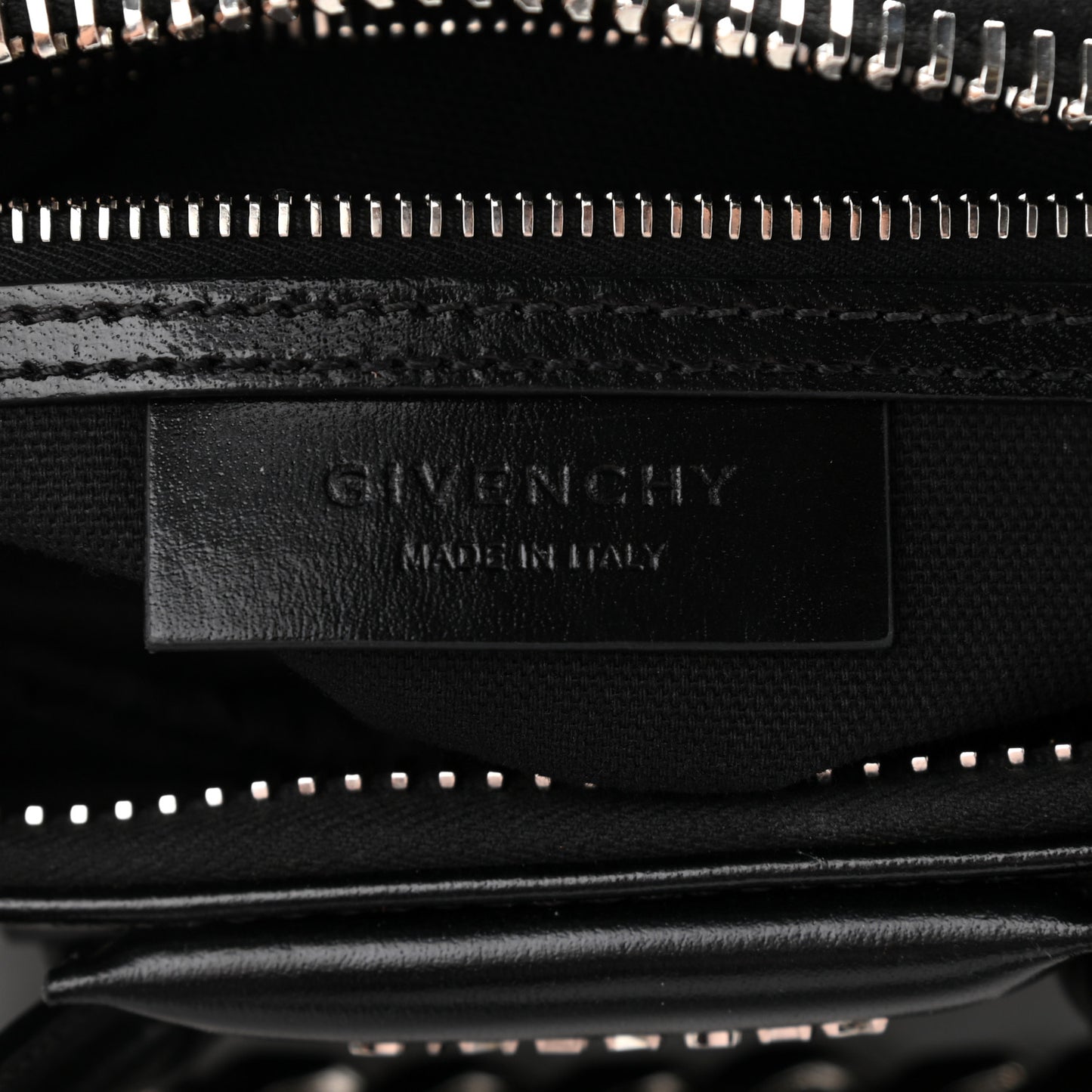 Shiny Lord Calfskin Mini Antigona With Chain Black