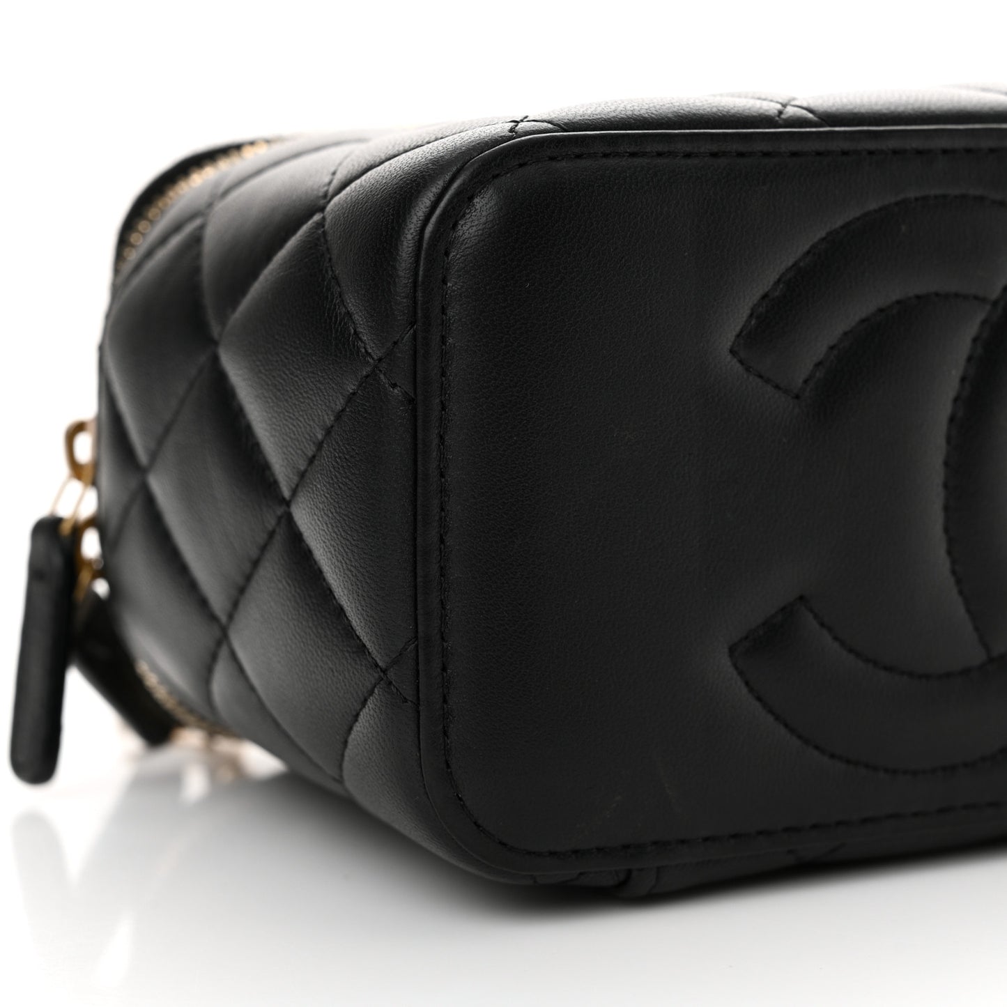 Lambskin Quilted Sweet Camellia Small Vanity Case With Chain Black
