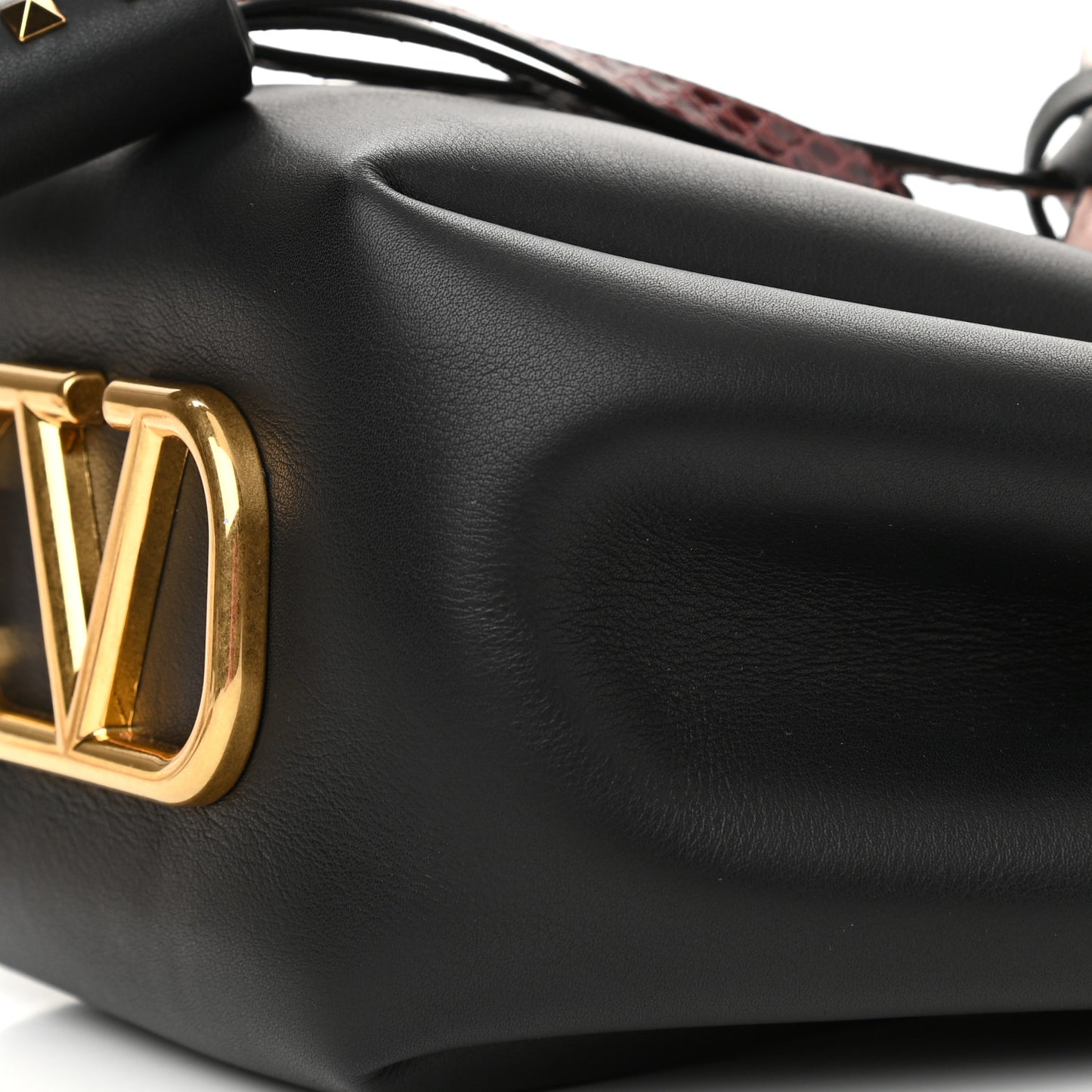 Vitello Ayers VLogo Bucket Bag Black