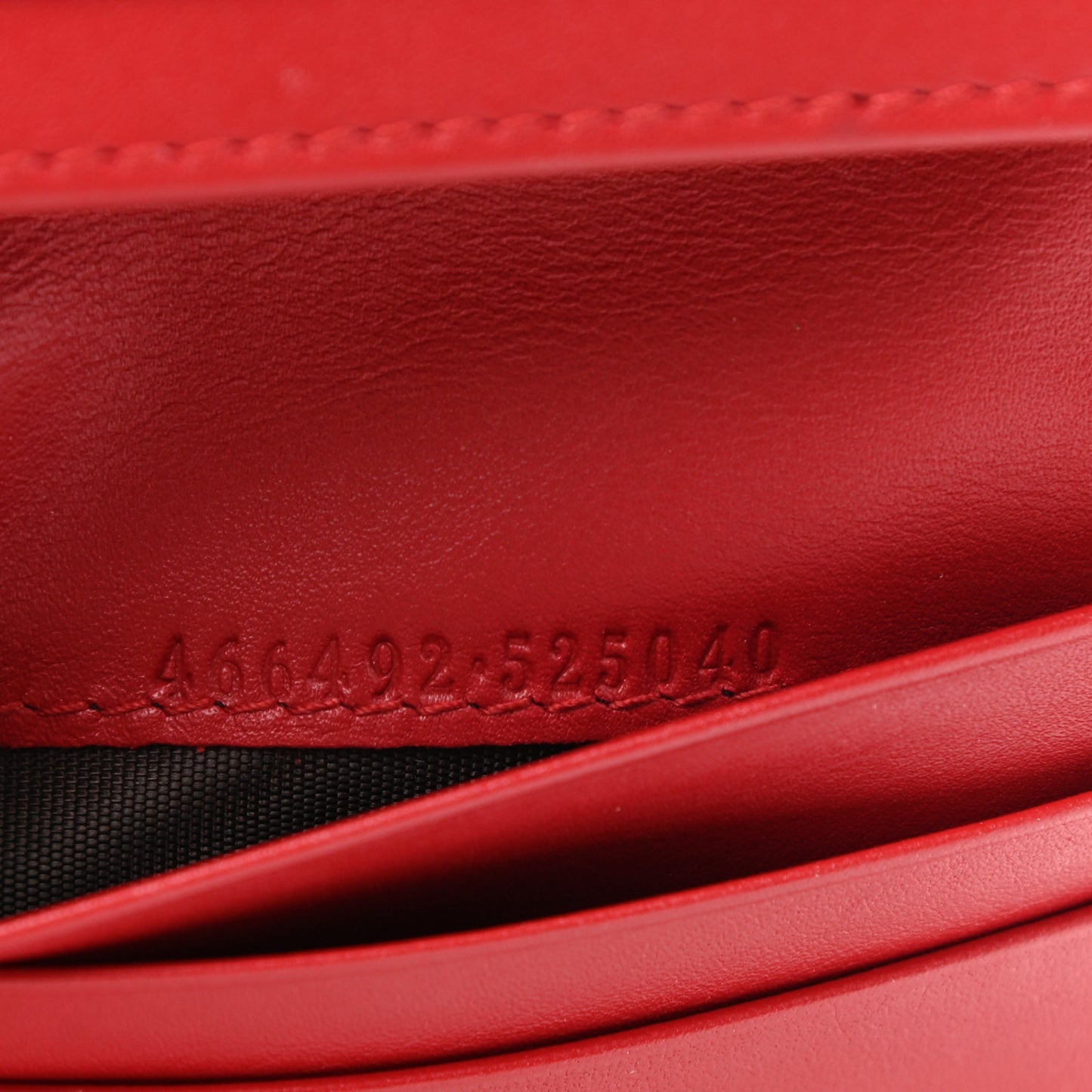 Calfskin Matelasse GG Marmont Card Case Wallet Hibiscus Red