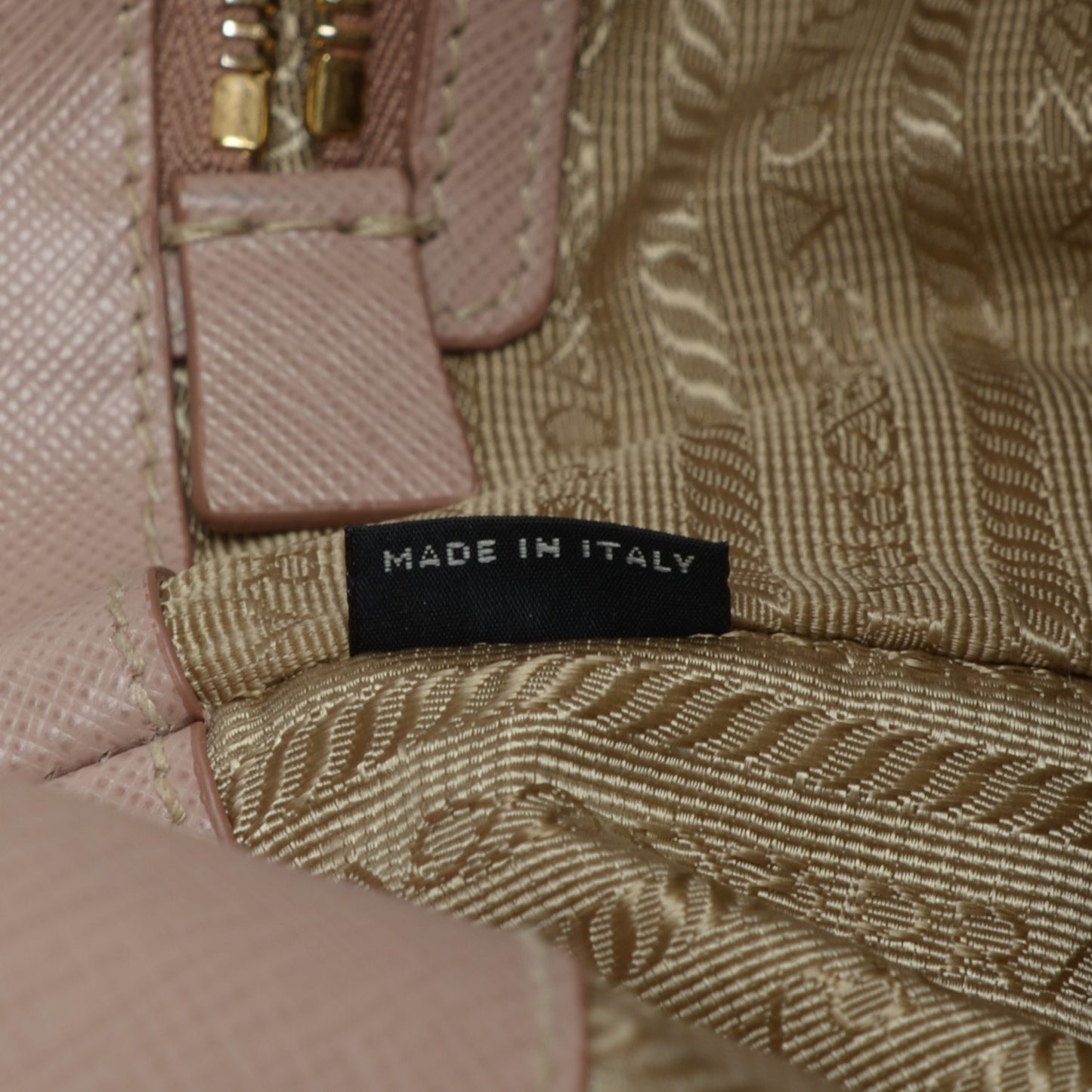 Saffiano Lux Large Tote Cammeo