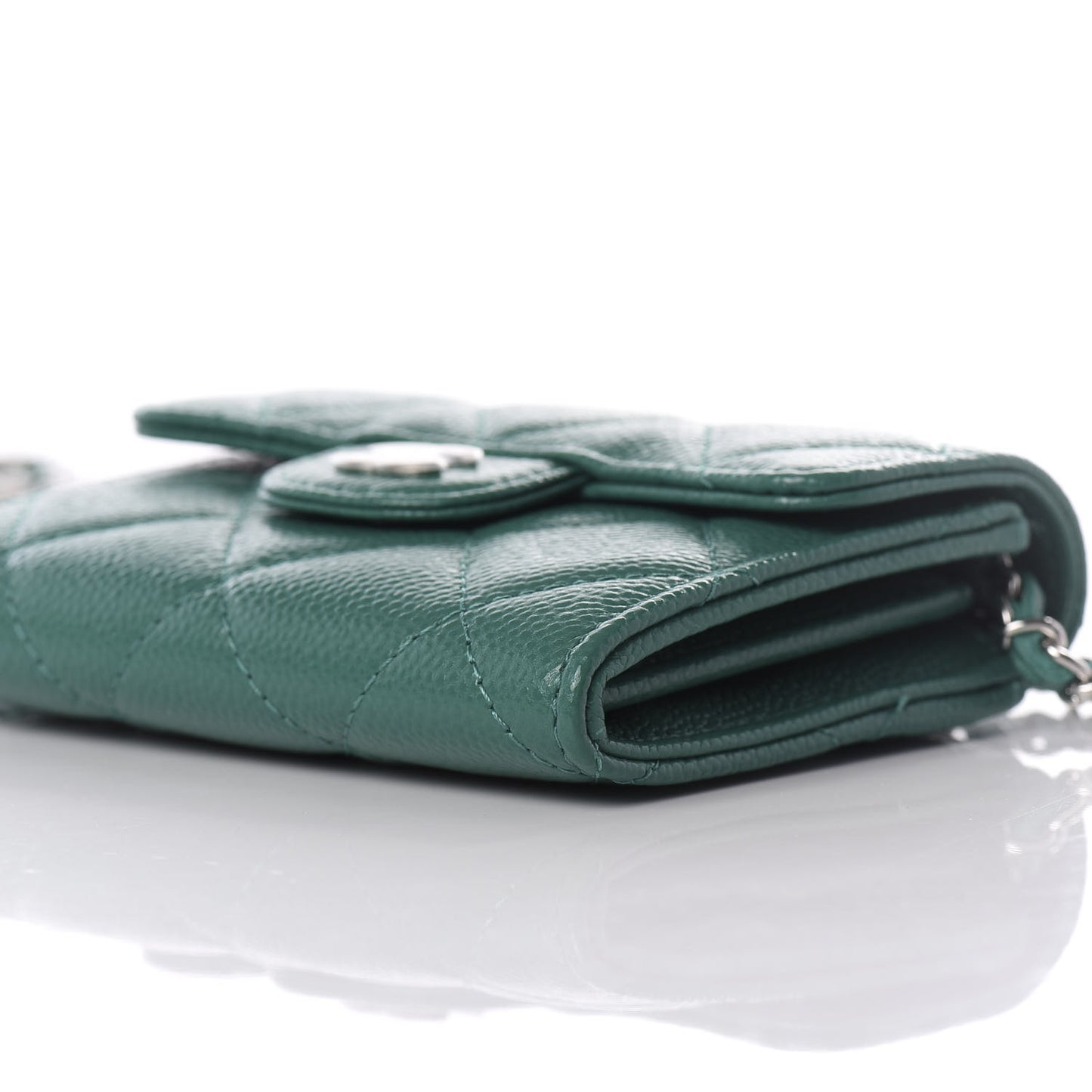 Caviar Quilted Card Holder On Chain Green