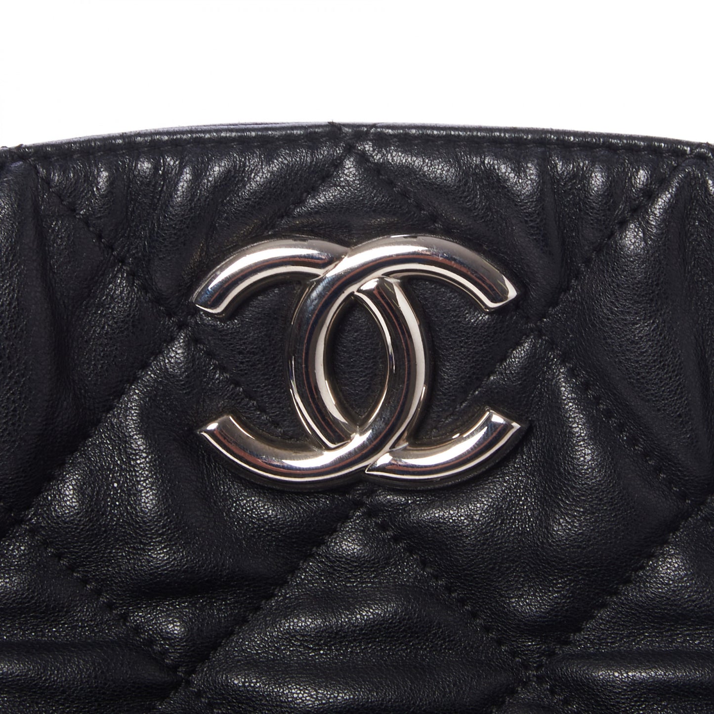 Washed Lambskin Chain Around Hobo Black
