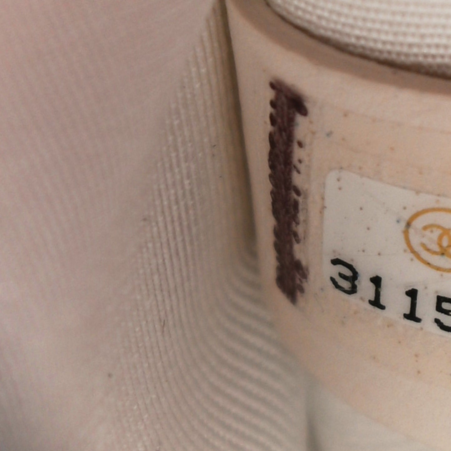 Caviar Quilted Round Messenger Flap White Black