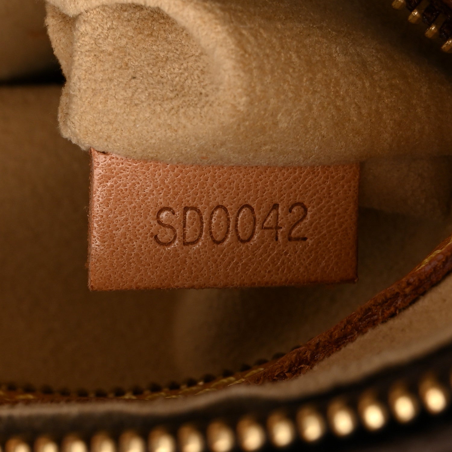 Louis Vuitton Monogram Looping MM 7 of 12