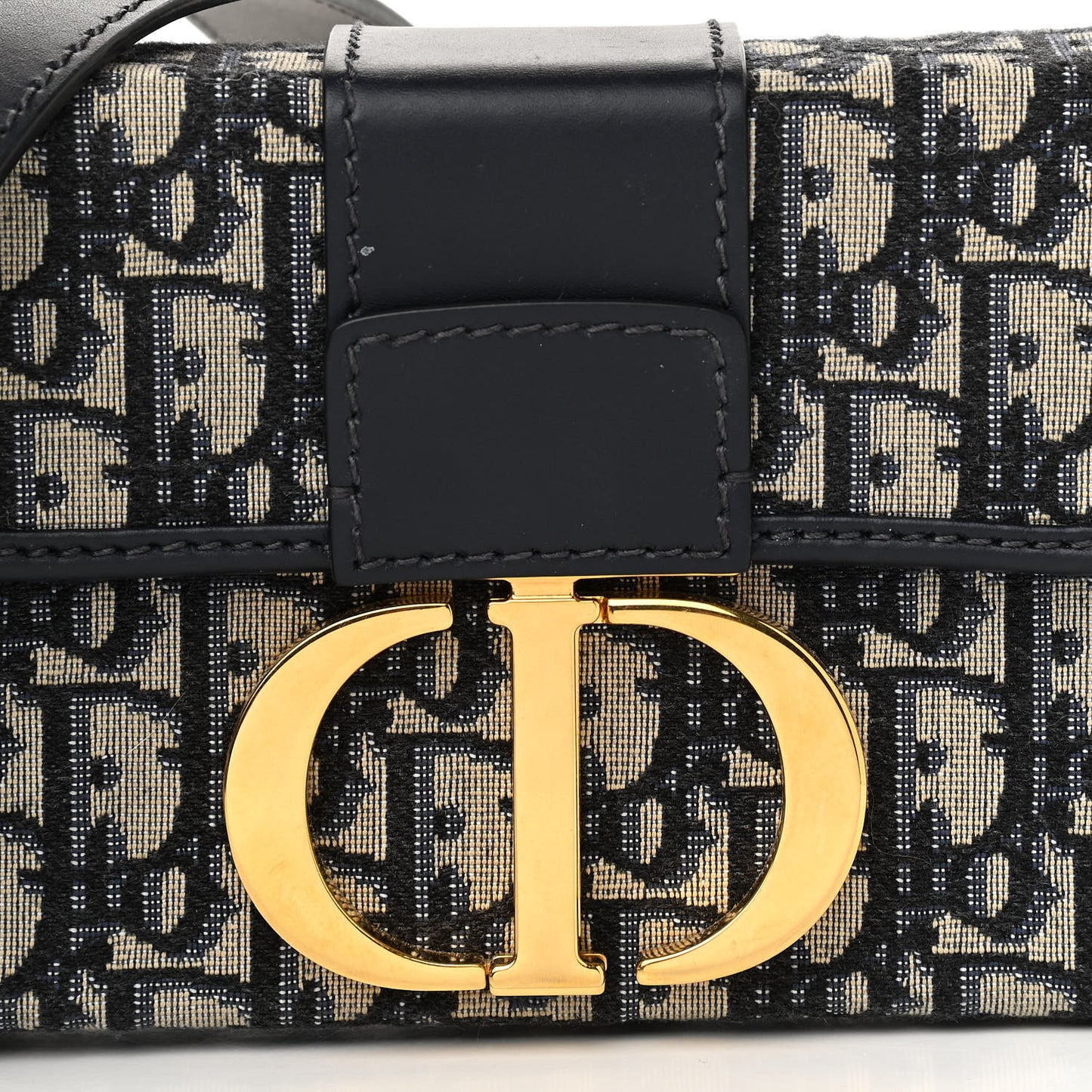 Oblique 30 Montaigne Box Bag Blue