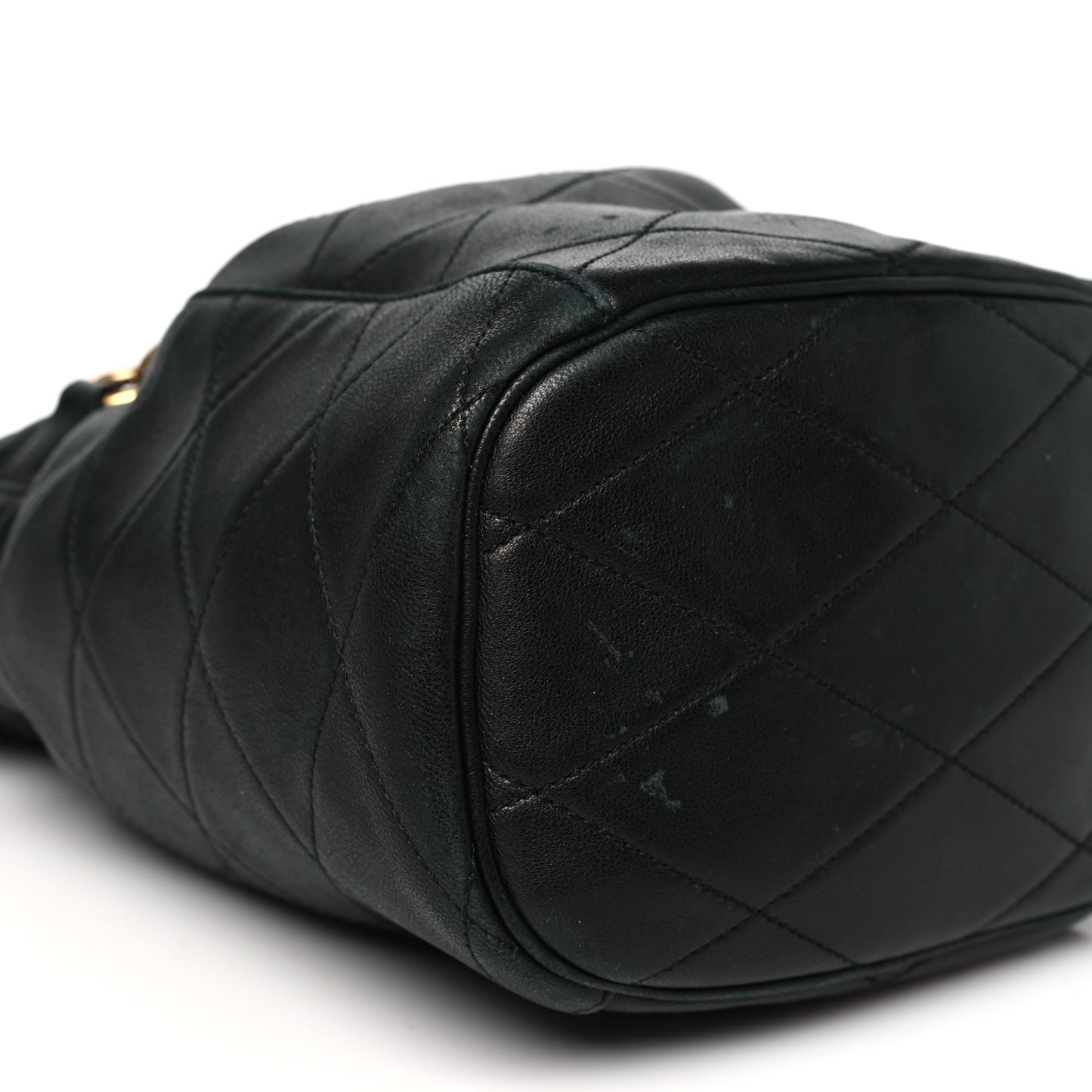 Lambskin Quilted Le Maillon Bucket Bag Black