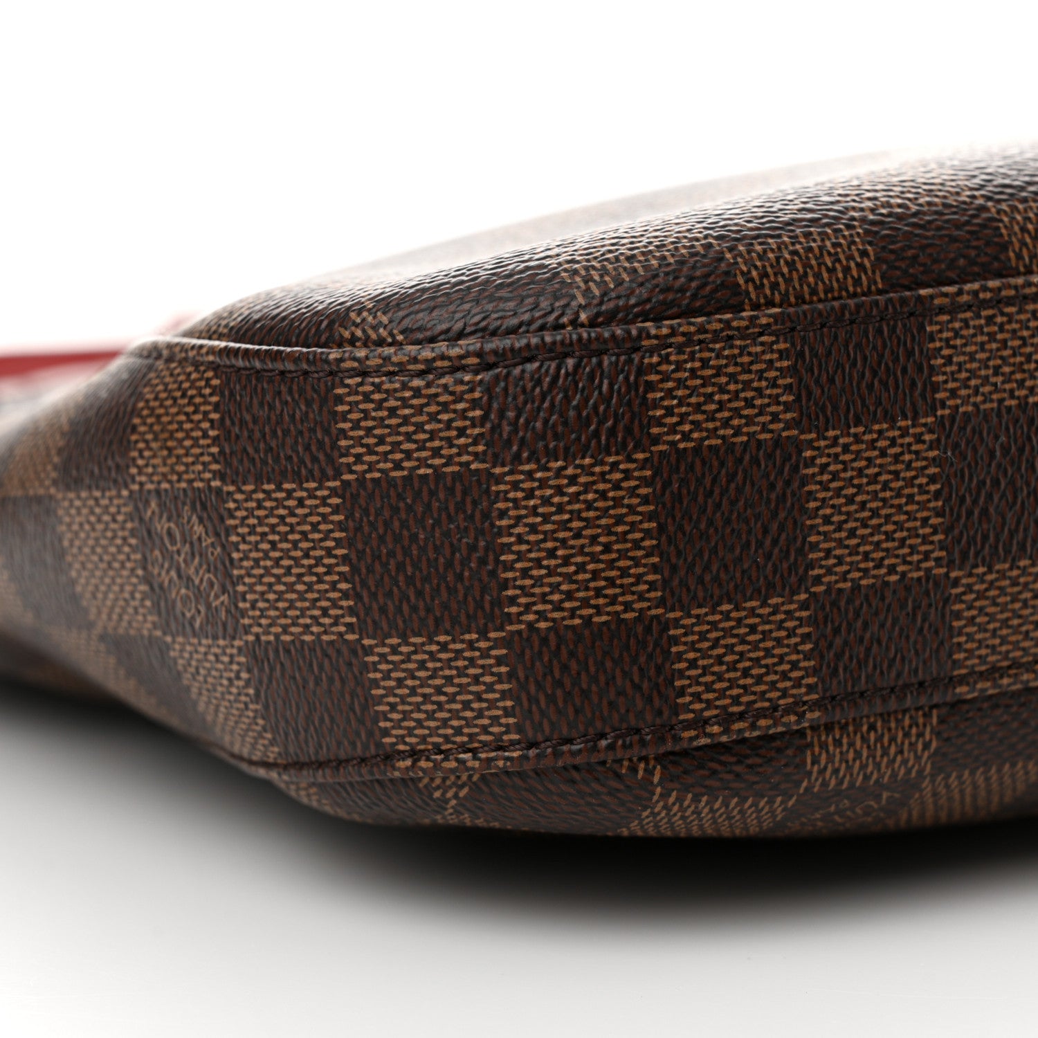 Louis Vuitton Damier Ebene South Bank Besace 9 of 11