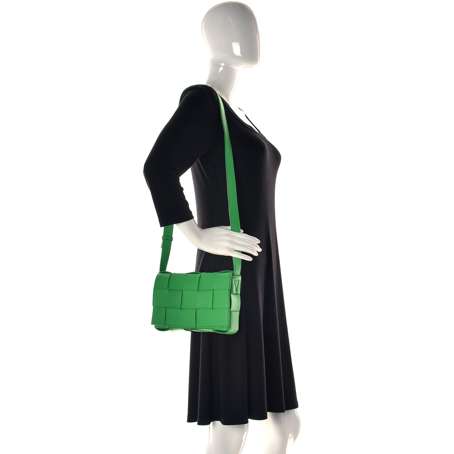Bottega Veneta Lambskin Maxi Intrecciato Cassette Crossbody Bag Grass 2 of 8