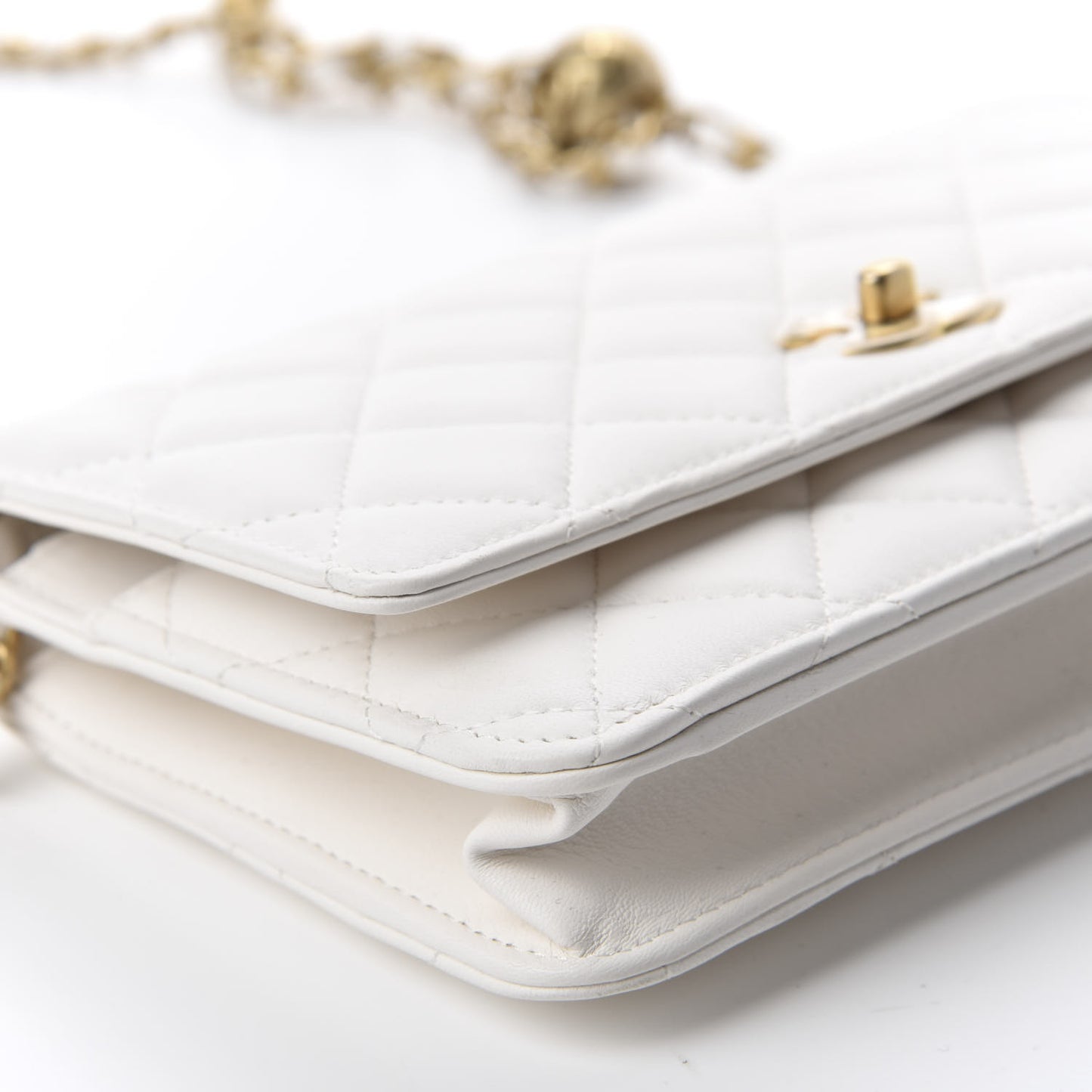 Lambskin Quilted CC Pearl Crush Wallet on Chain WOC White