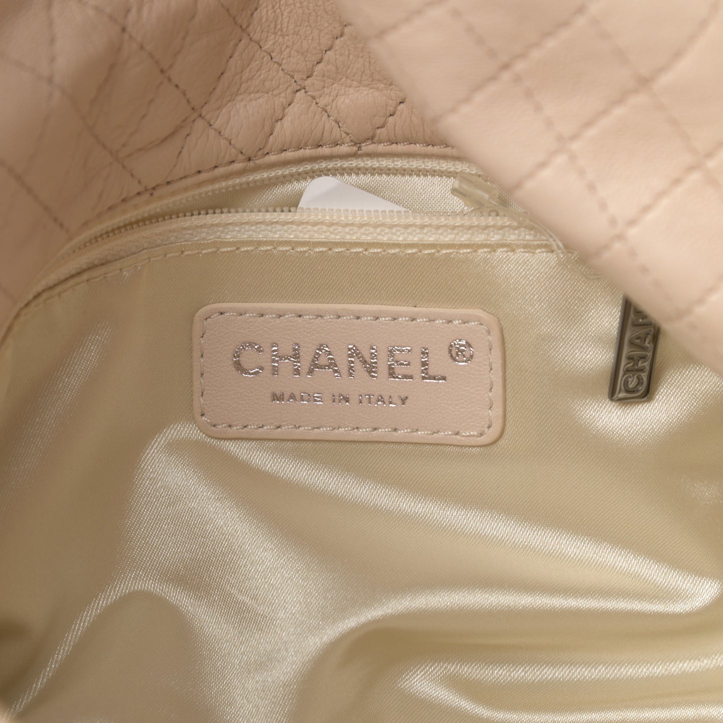 Lambskin Medium Soft and Chain Flap Beige