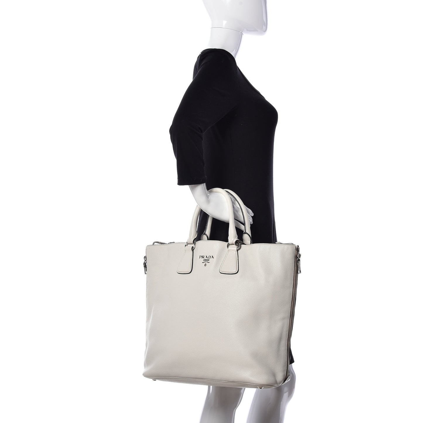 Vitello Daino Side Zip Tote Talco