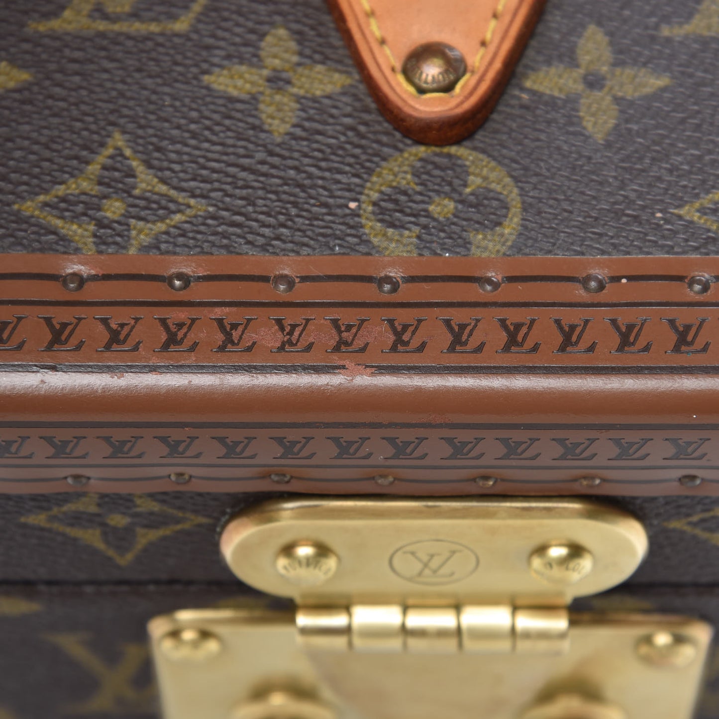 Monogram Boite Flacons Beauty Train Trunk Case