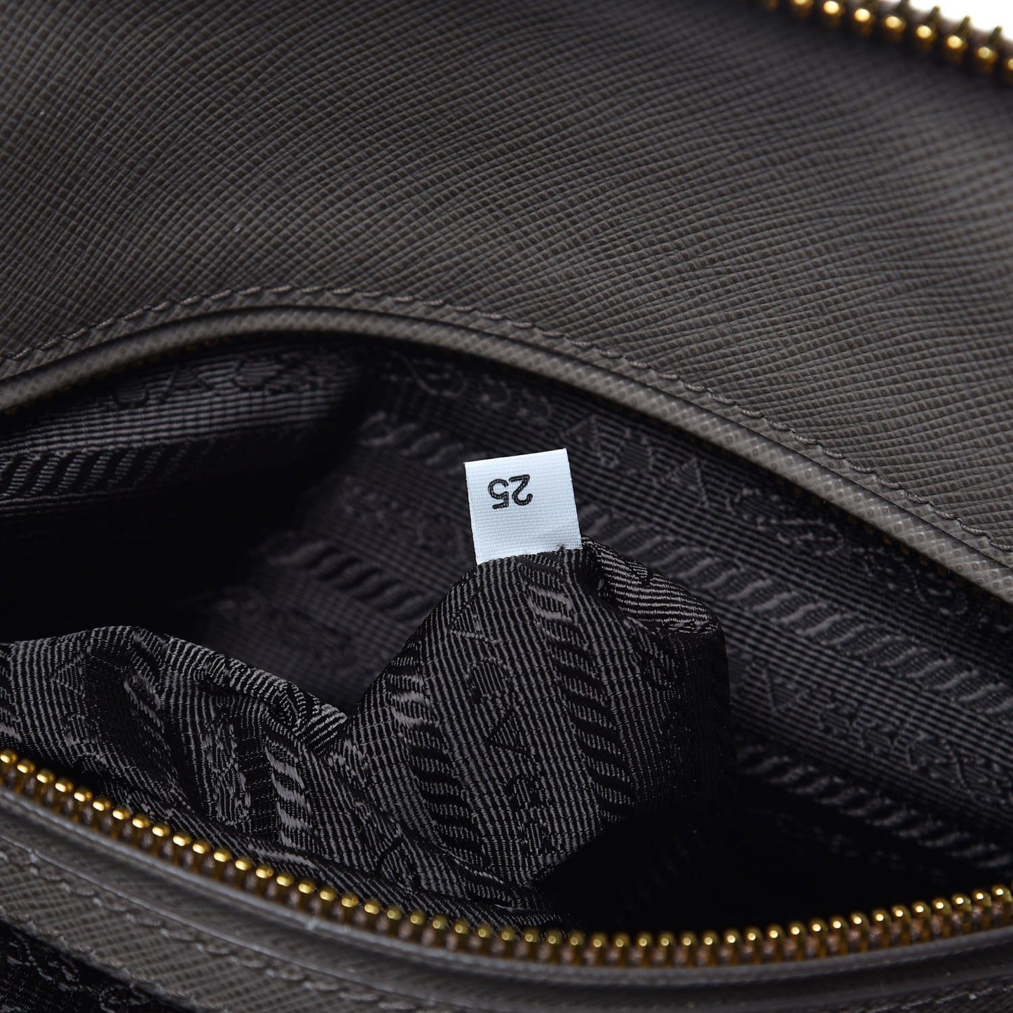 Saffiano Lux Large Promenade Tote Argilla