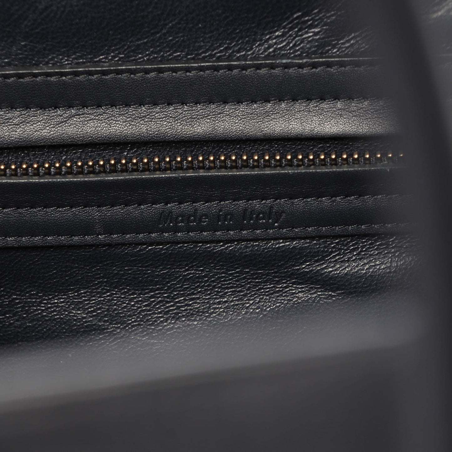 Crocodile Embossed Nubuck Medium Phantom Luggage Navy Blue