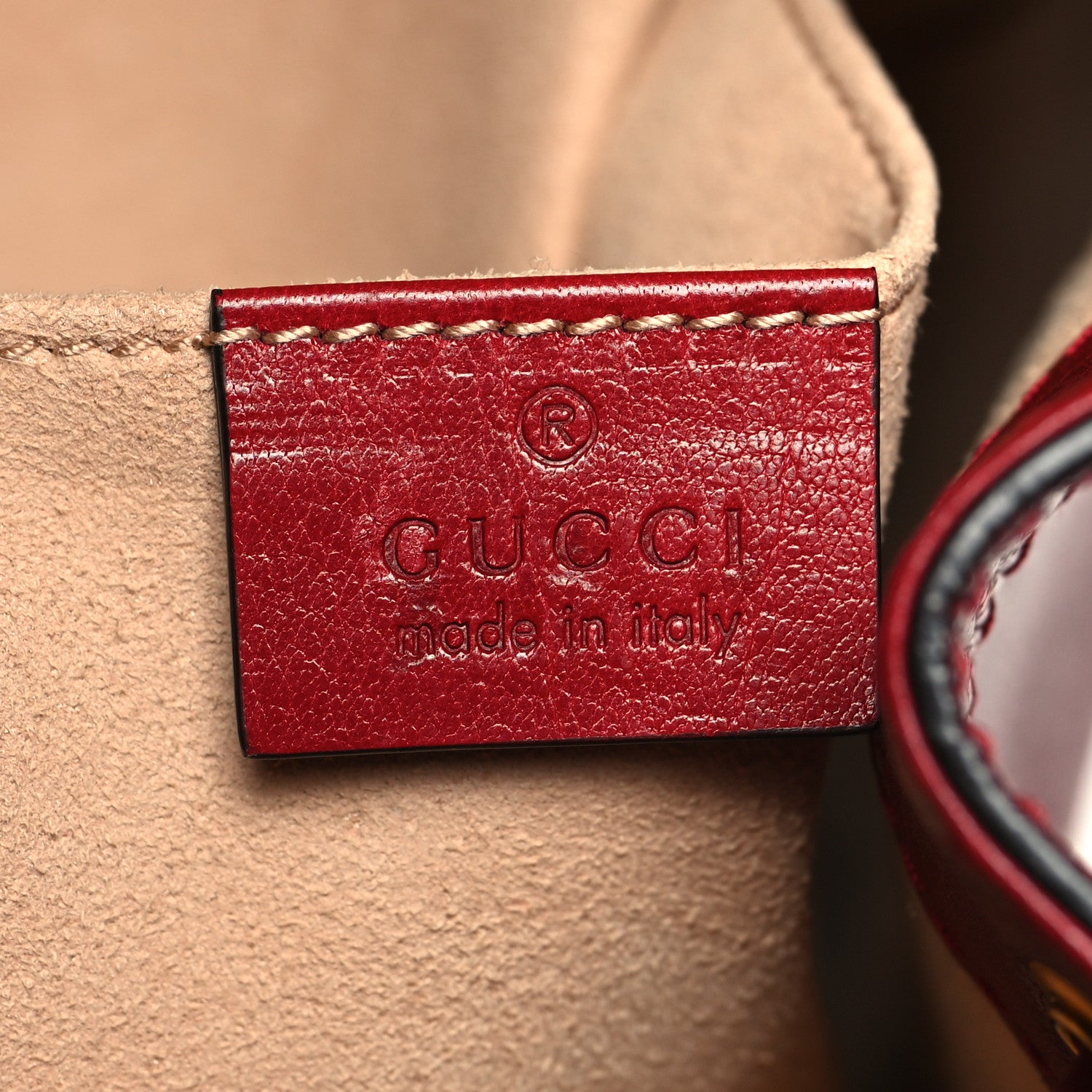 Gucci Piuma Lux Energy Medium Re(Belle) Convertible Bucket Bag Hibiscus Red 5 of 9