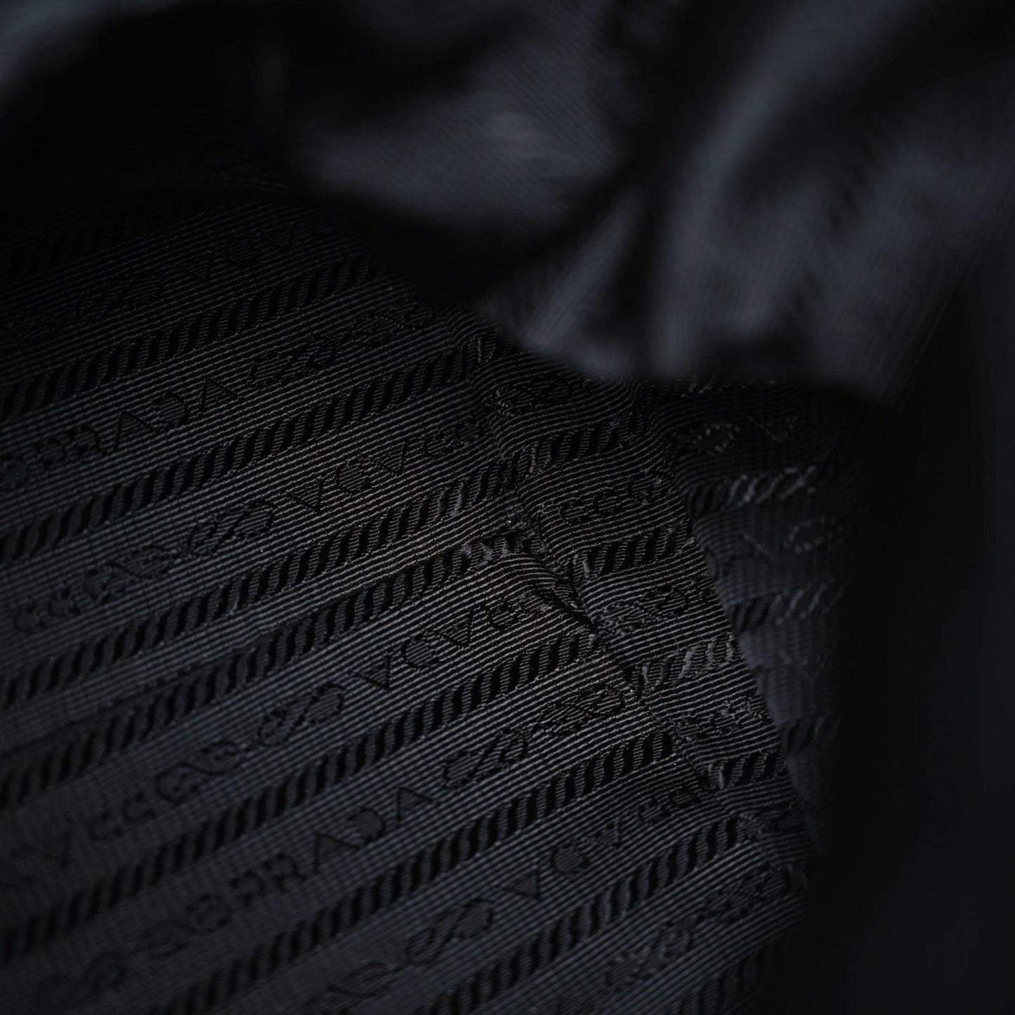 Vitello Daino Tote Black