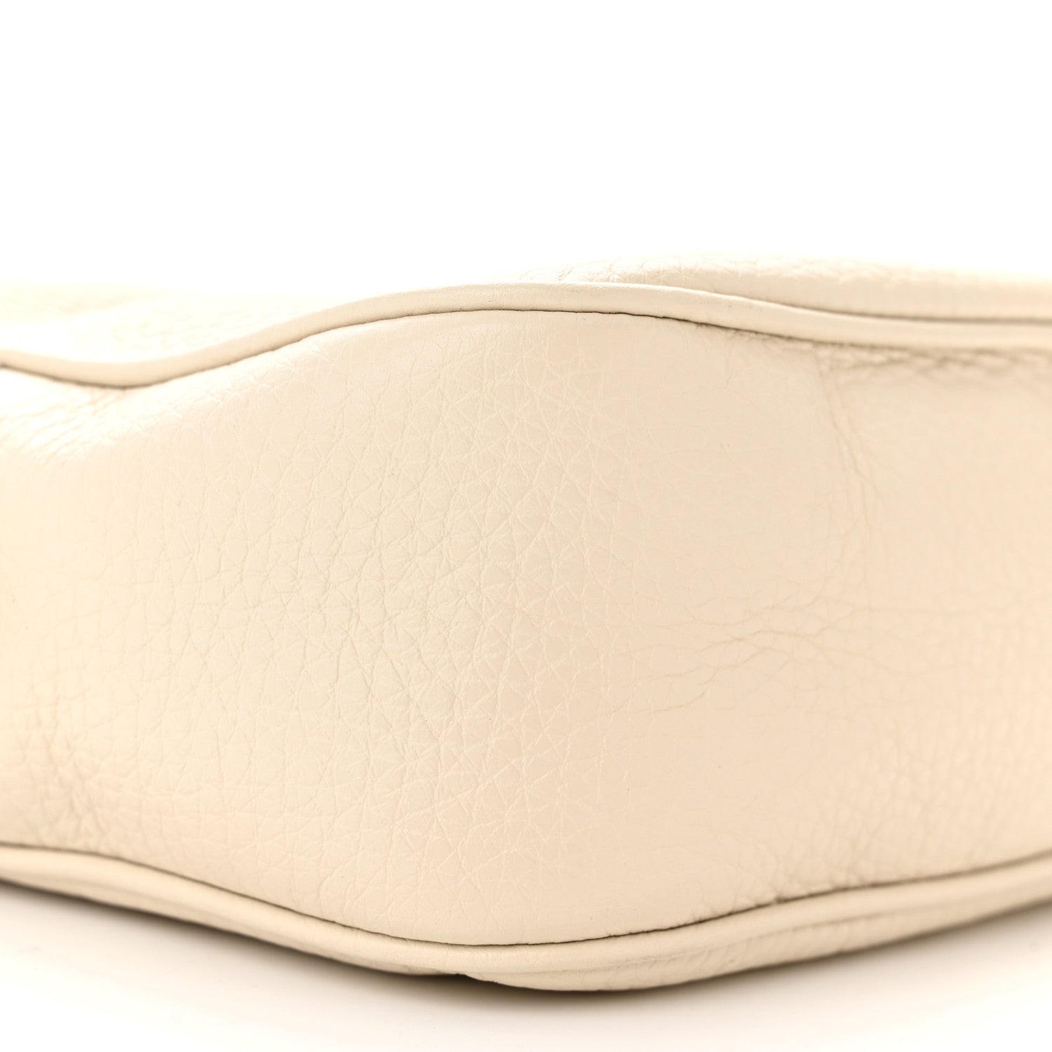 Gucci Pebbled Calfskin Small Soho Disco Bag Off White 9 of 10