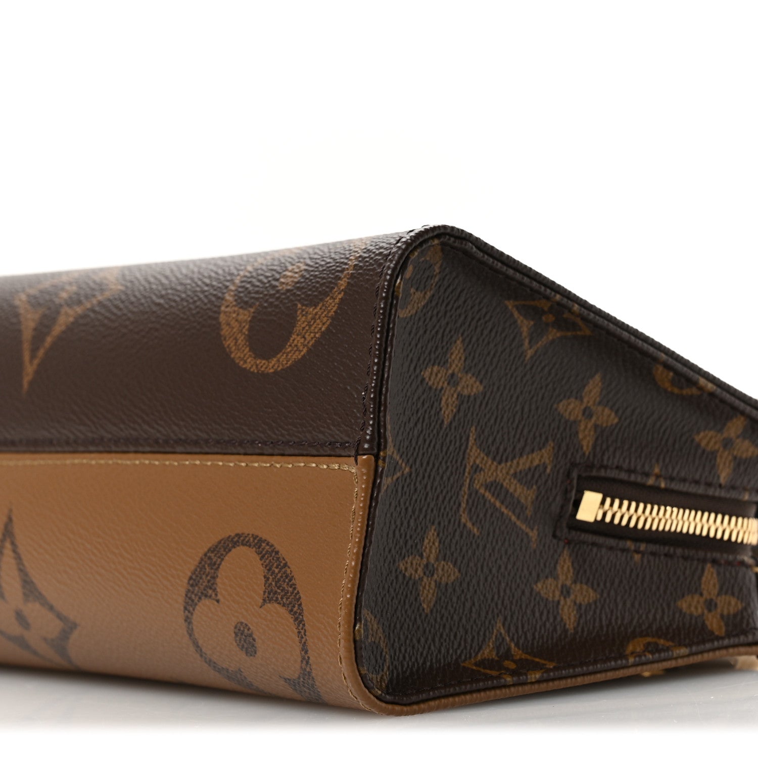 Louis Vuitton Reverse Monogram Giant OnTheGo East West Chain 9 of 10
