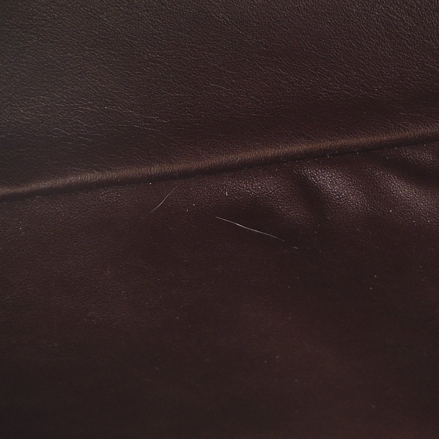 Calfskin The Pouch Chain Grape
