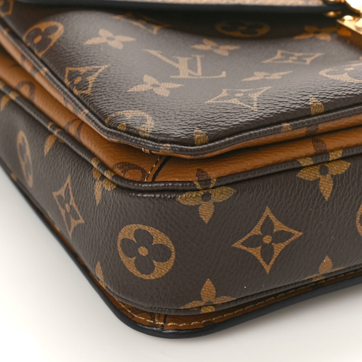 Reverse Monogram Pochette Metis