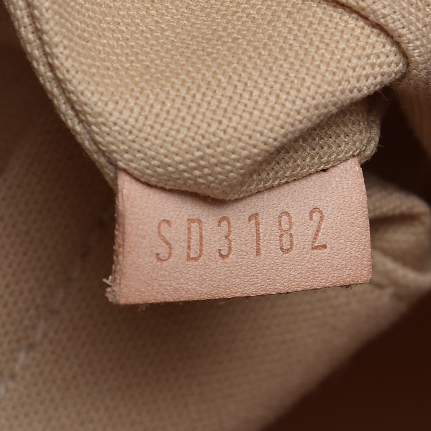 Louis Vuitton Damier Azur Siracusa MM 9 of 14