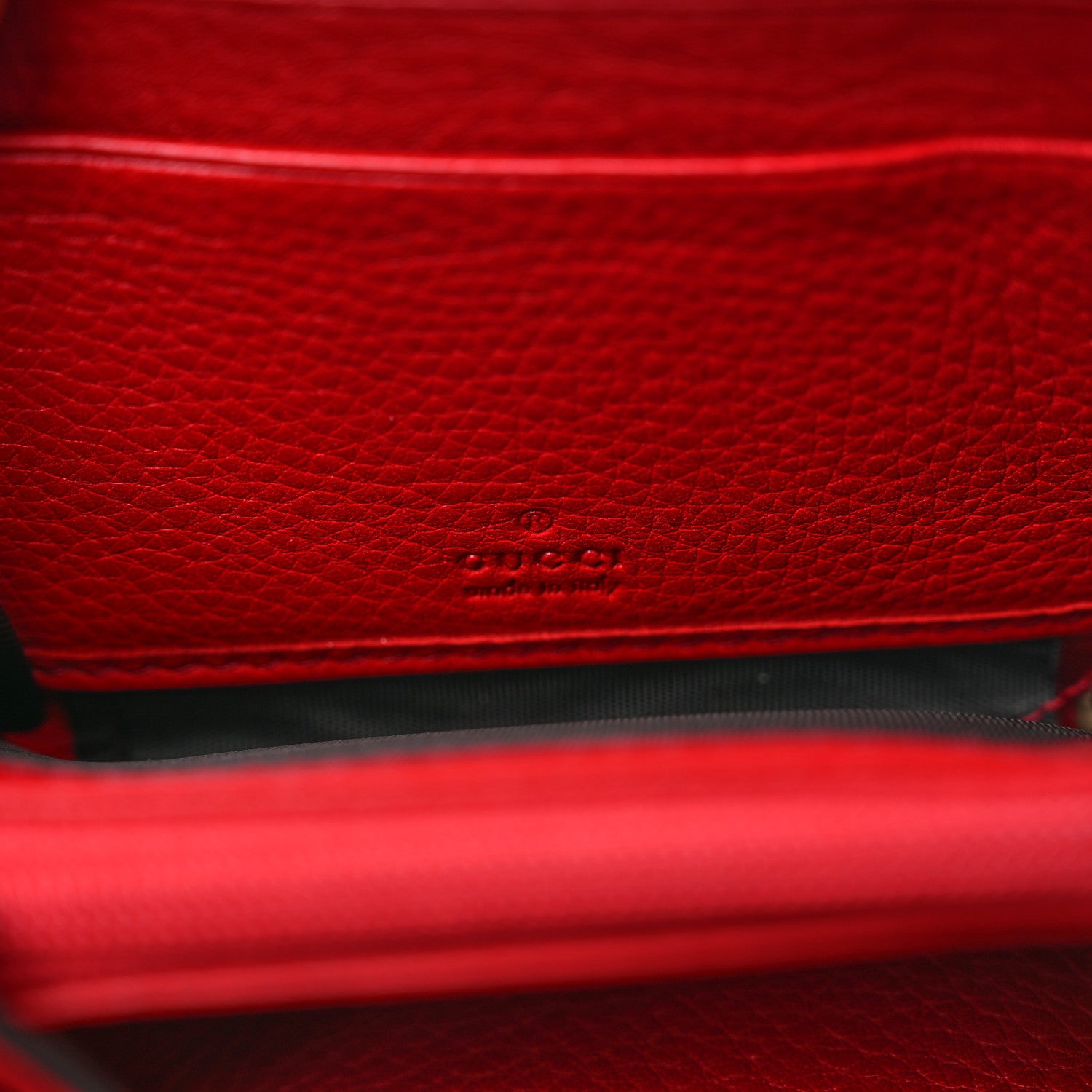 Gucci Pebbled Calfskin Soho Compact Disco Zip Around Wallet Vibrant Red 6 of 8