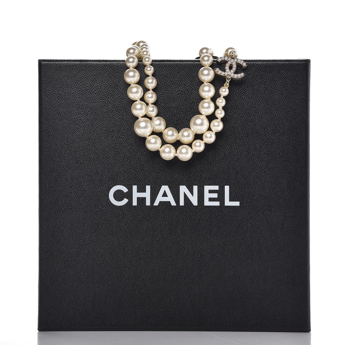 Graduated Pearl CC Long Necklace Gold