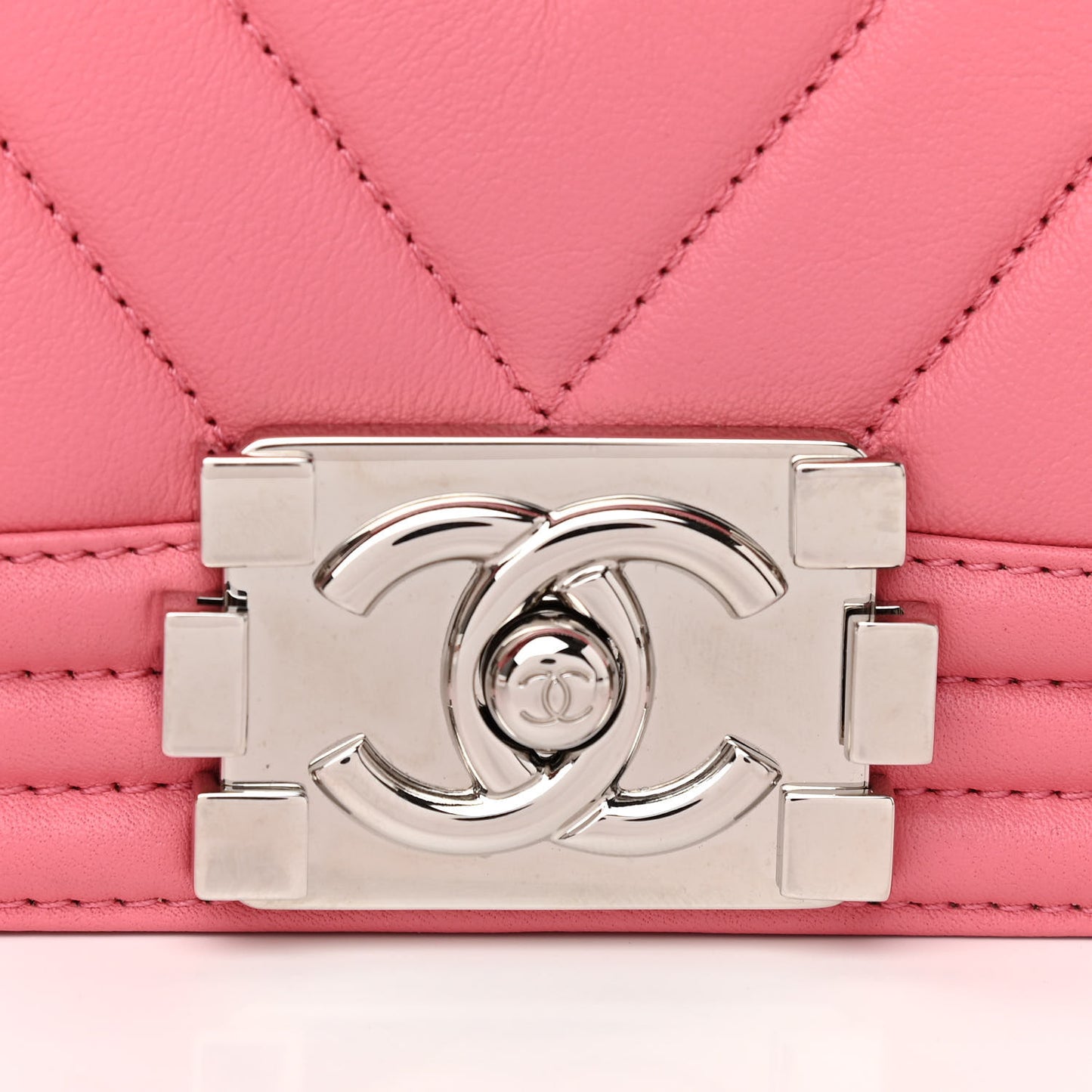 Lambskin Chevron Quilted New Medium Boy Flap Pink