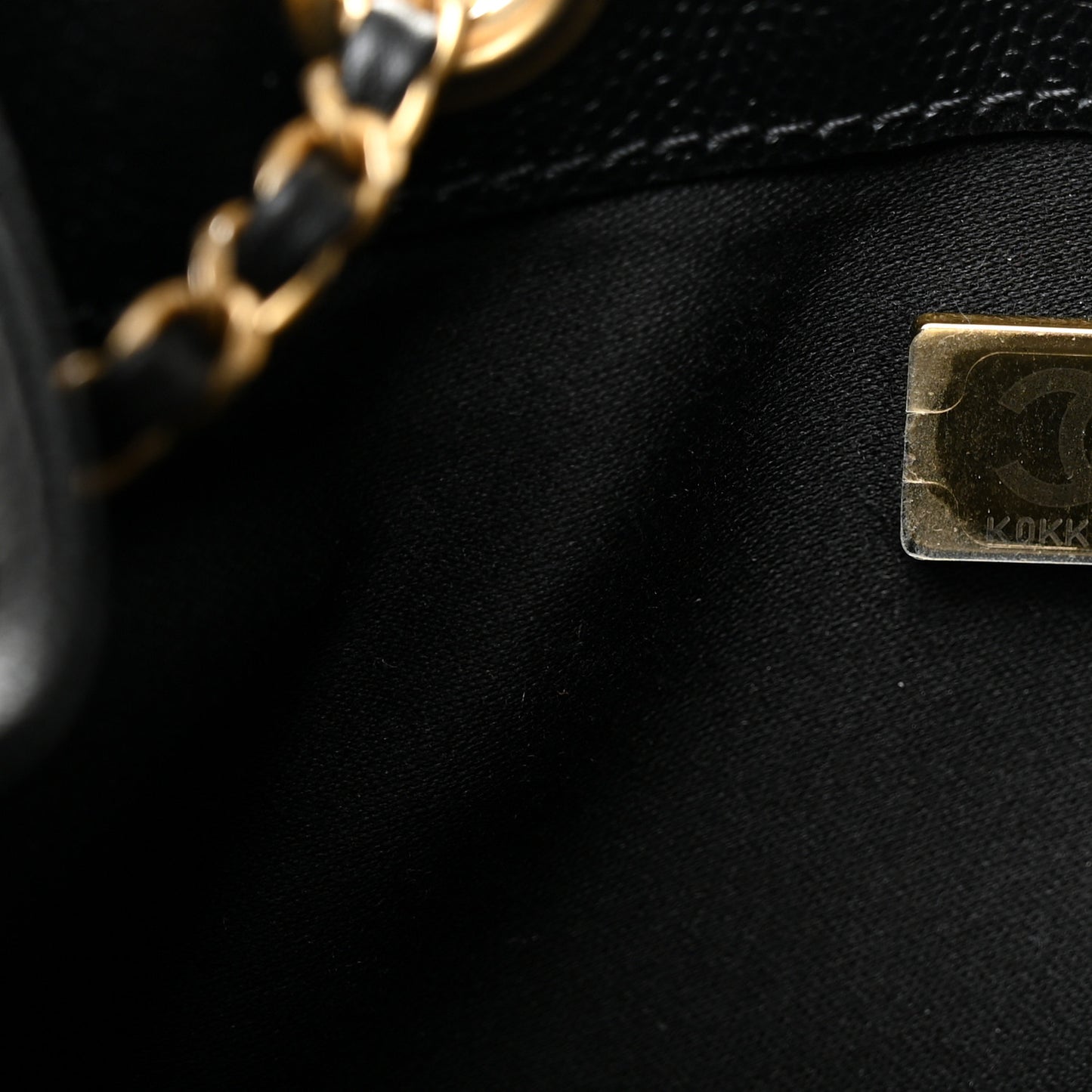 Caviar Quilted Medium Chanel 25 Handbag Black