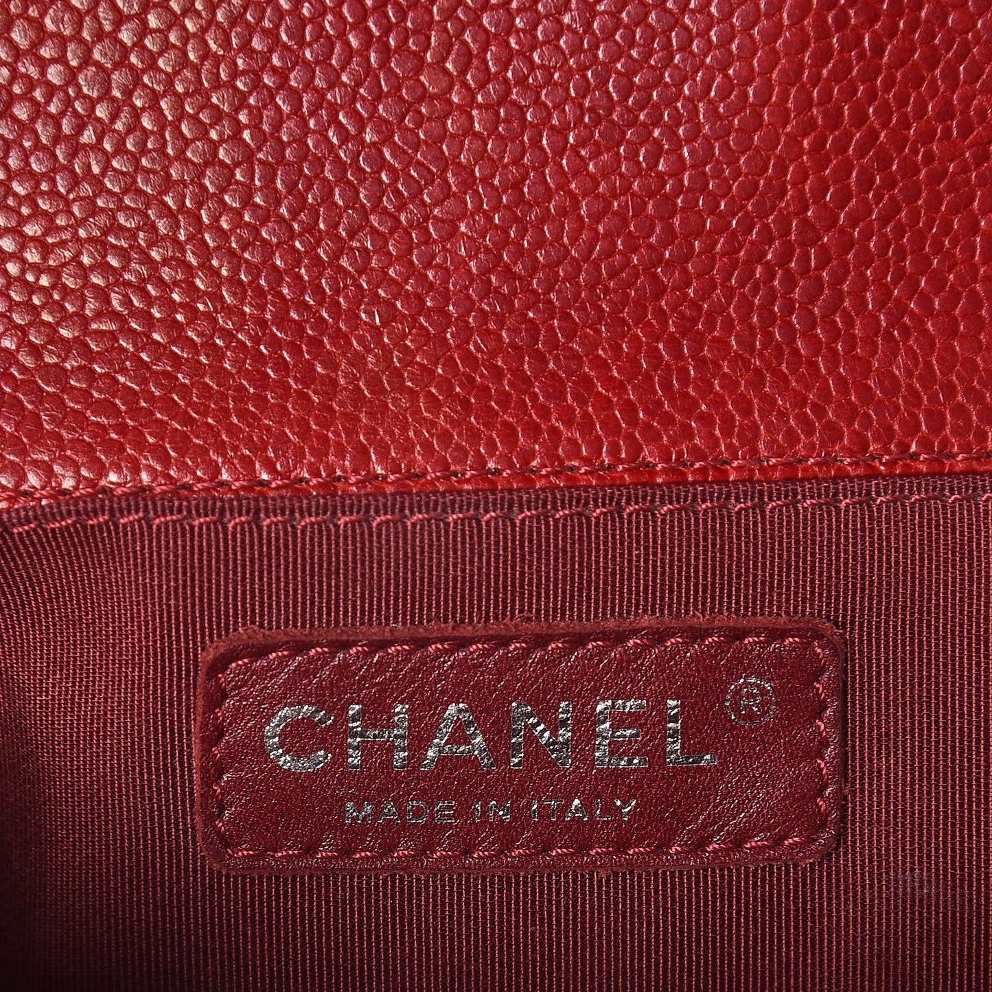 Caviar Quilted Medium Boy Flap Red