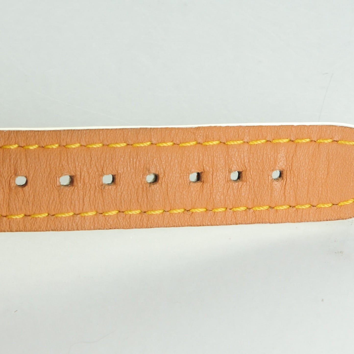 Stainless Steel Alligator 28mm Tambour Trunks and Bags Quartz Watch