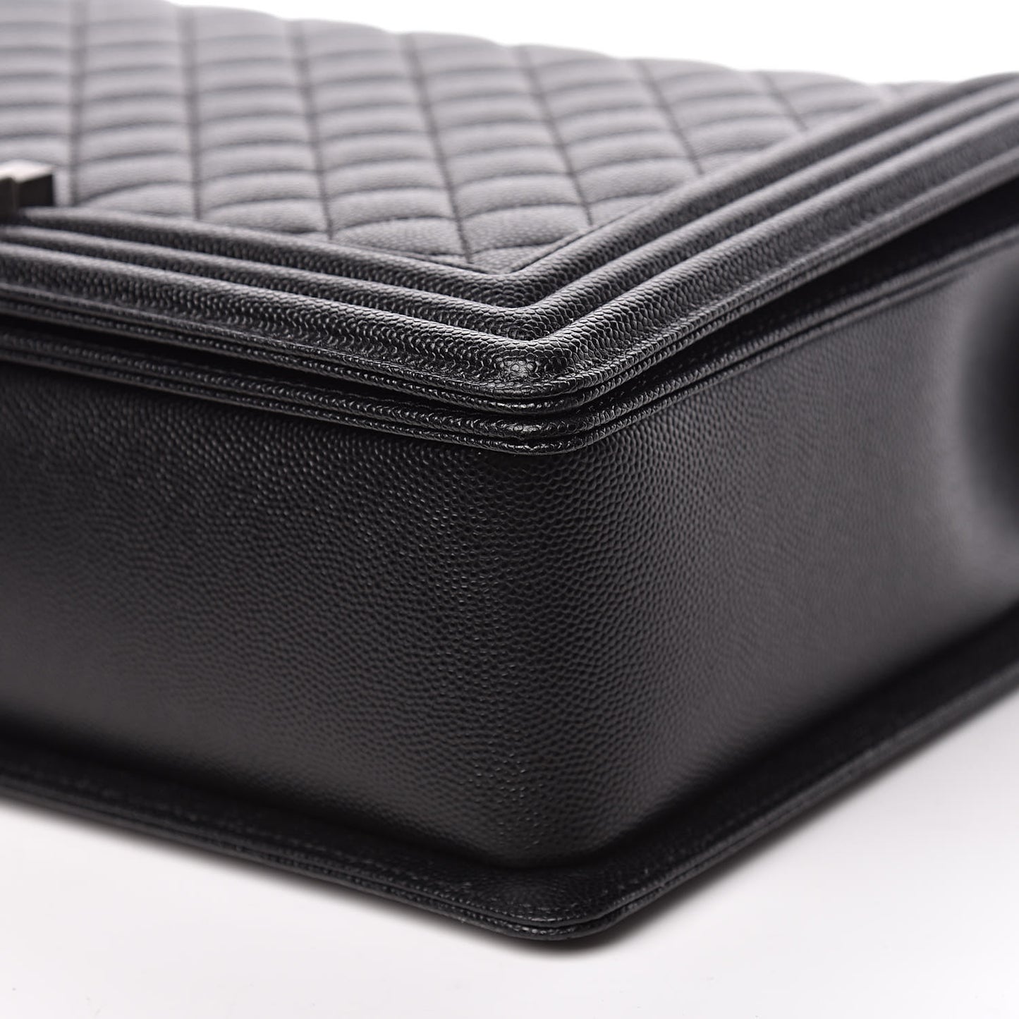 Caviar Quilted Large Boy Flap Black