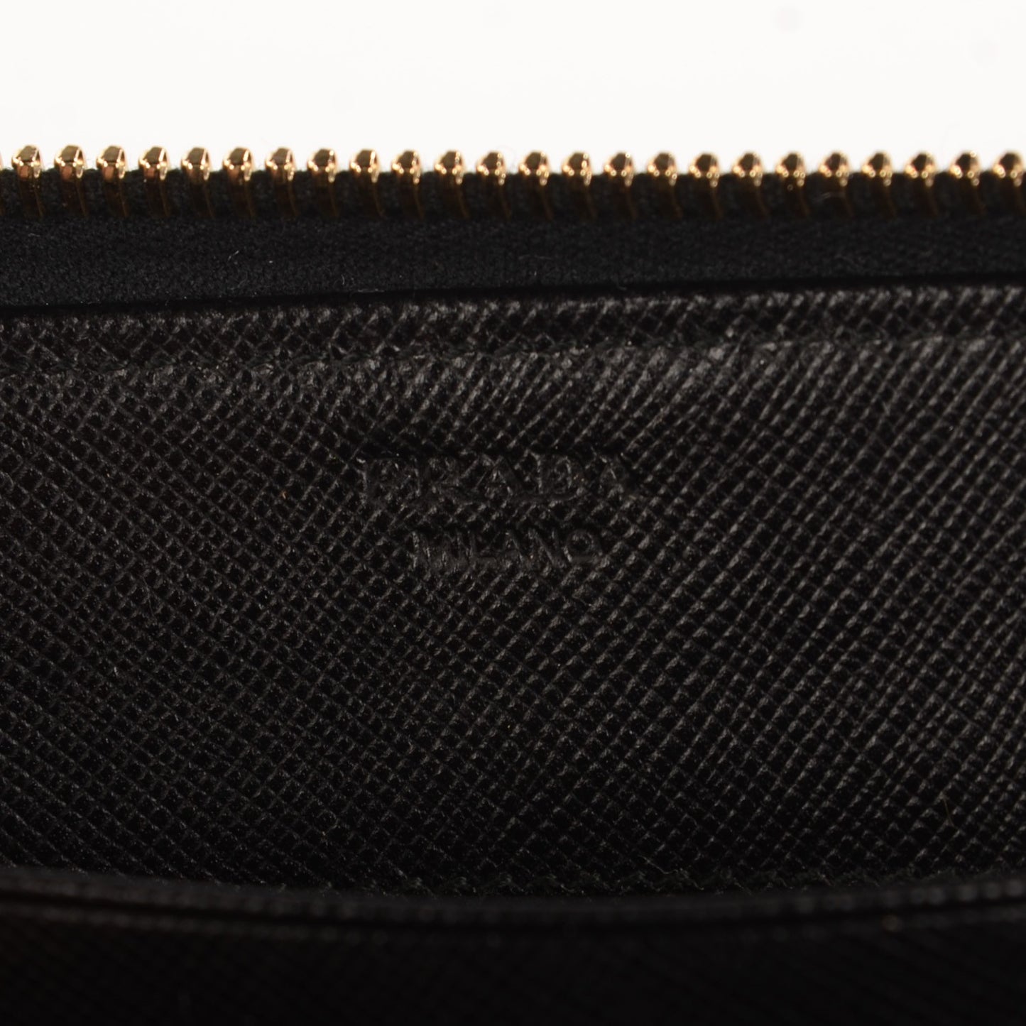 Saffiano Metal Zip Around Wallet Nero Black