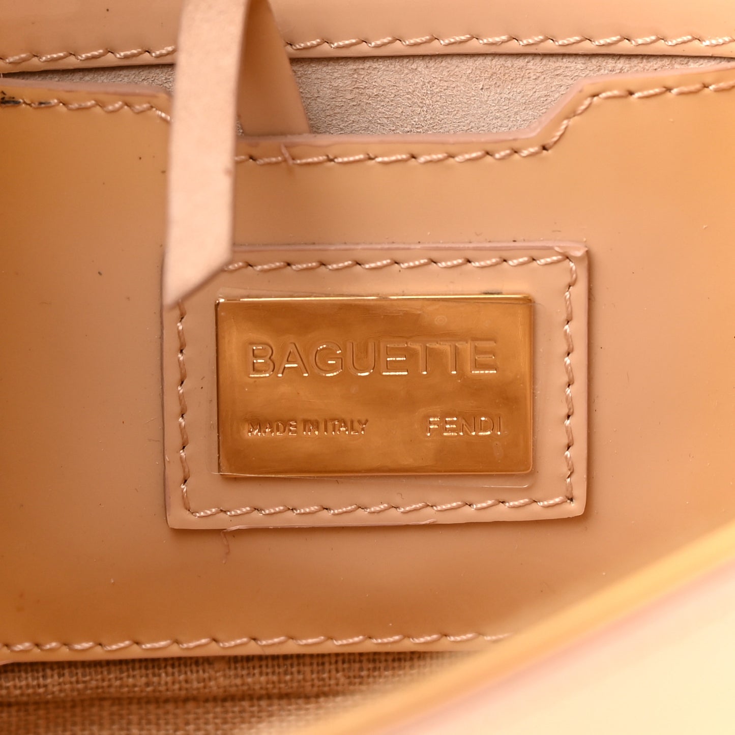 Vernice Chain Handle Baguette Make Up