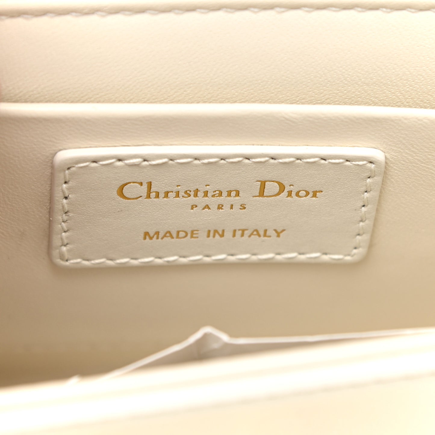 Smooth Calfskin 30 Montaigne Box Bag White