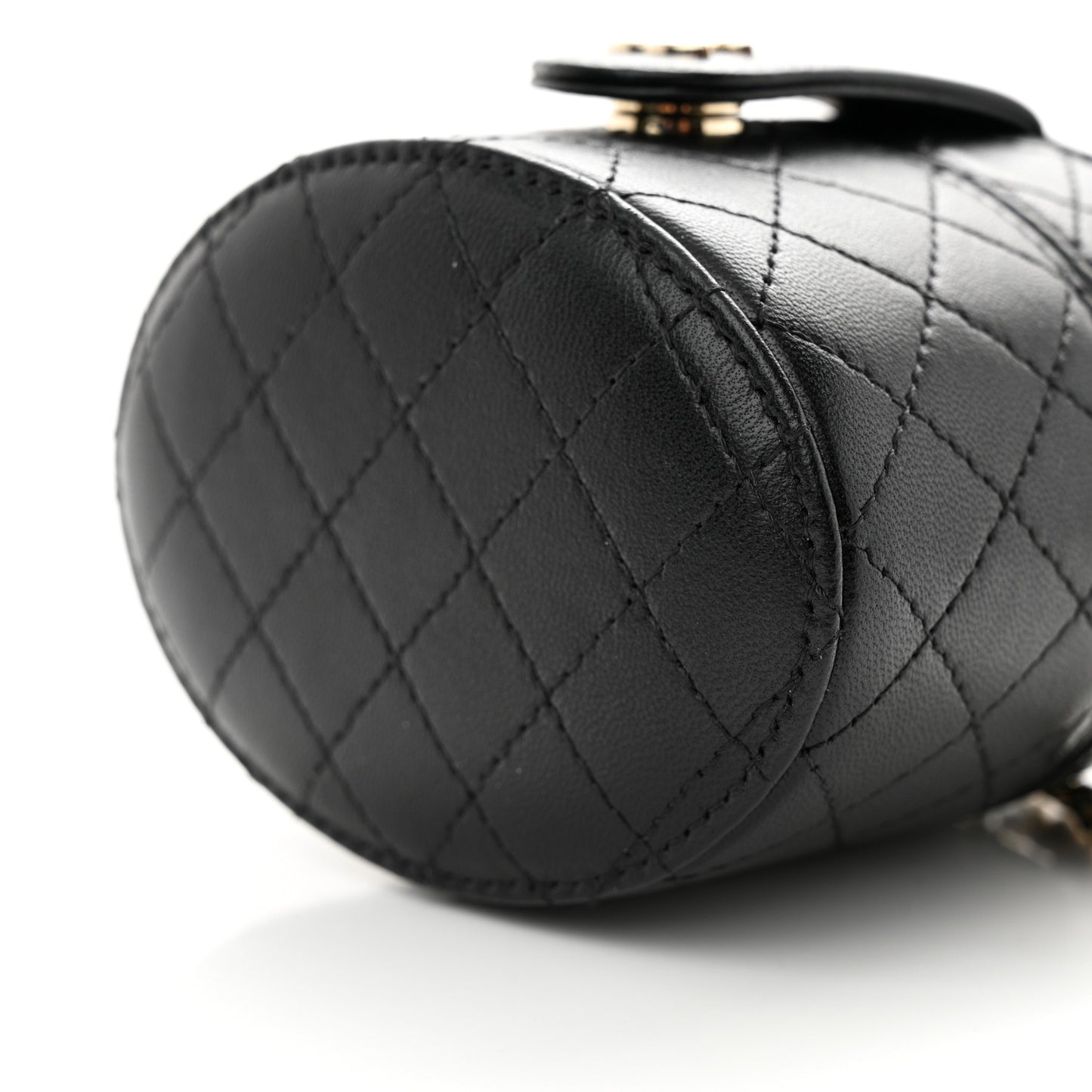 Lambskin Quilted Mini Round Vanity Case With Chain Black