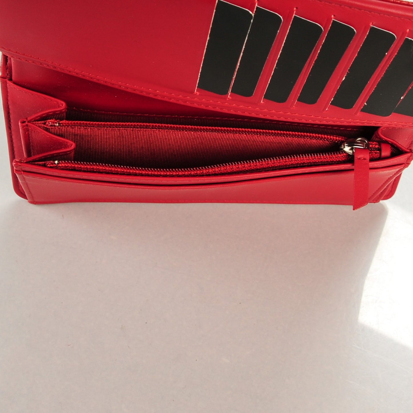 Caviar Quilted Yen Wallet Red