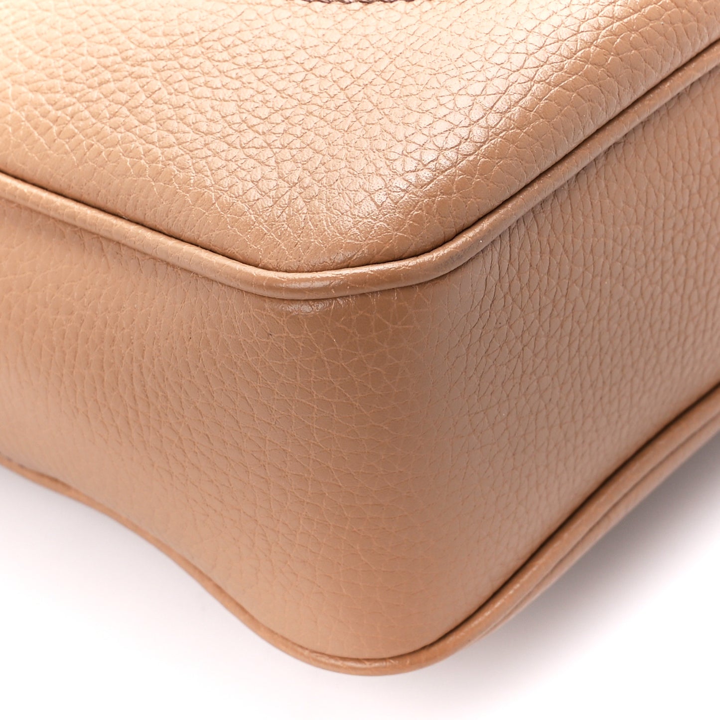 Pebbled Calfskin Small Soho Disco Bag Camelia