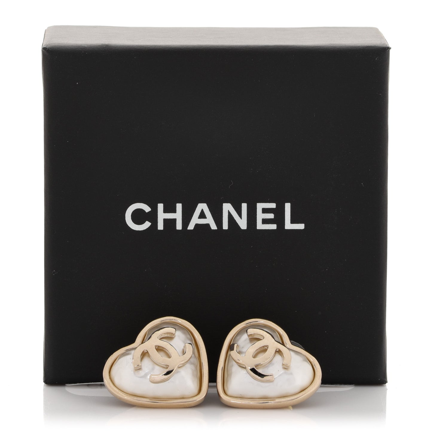 Pearl CC Heart Earrings Gold