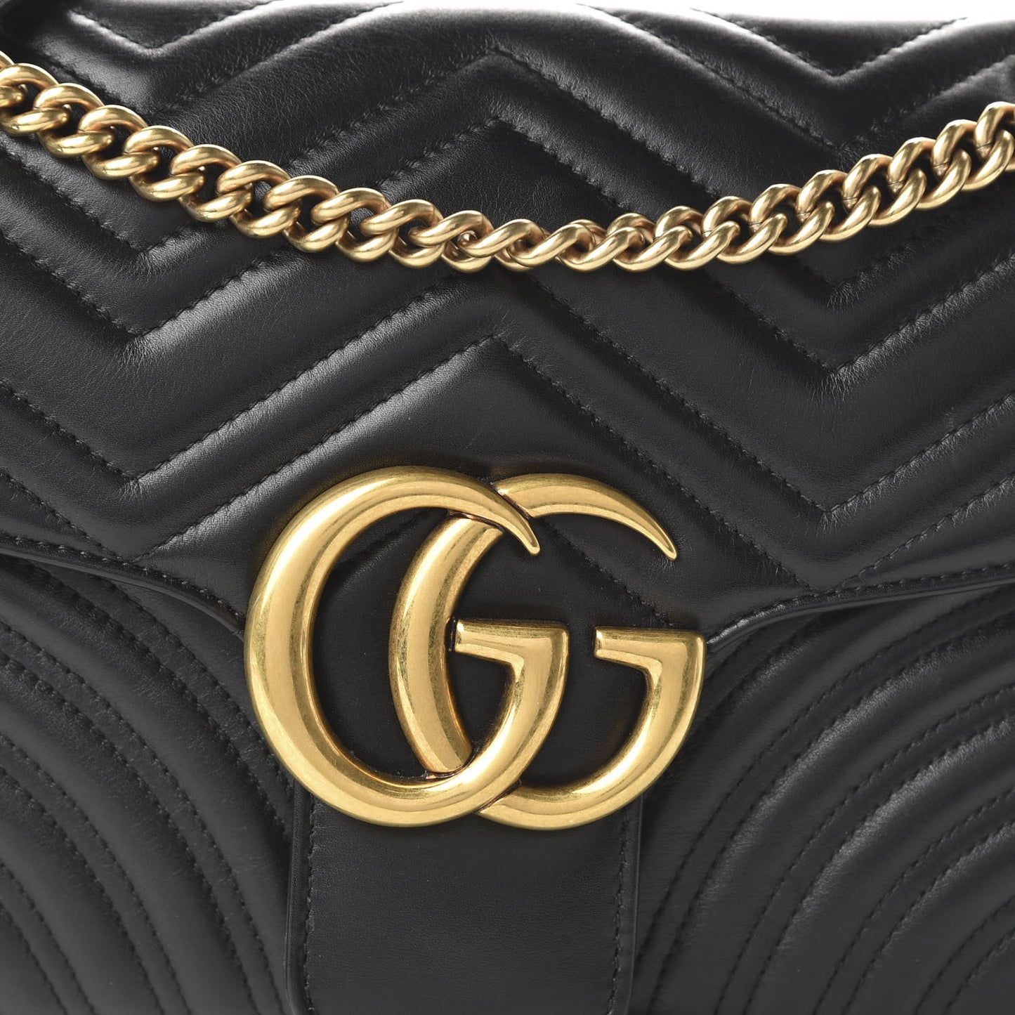 Calfskin Matelasse Medium GG Marmont Shoulder Bag Black