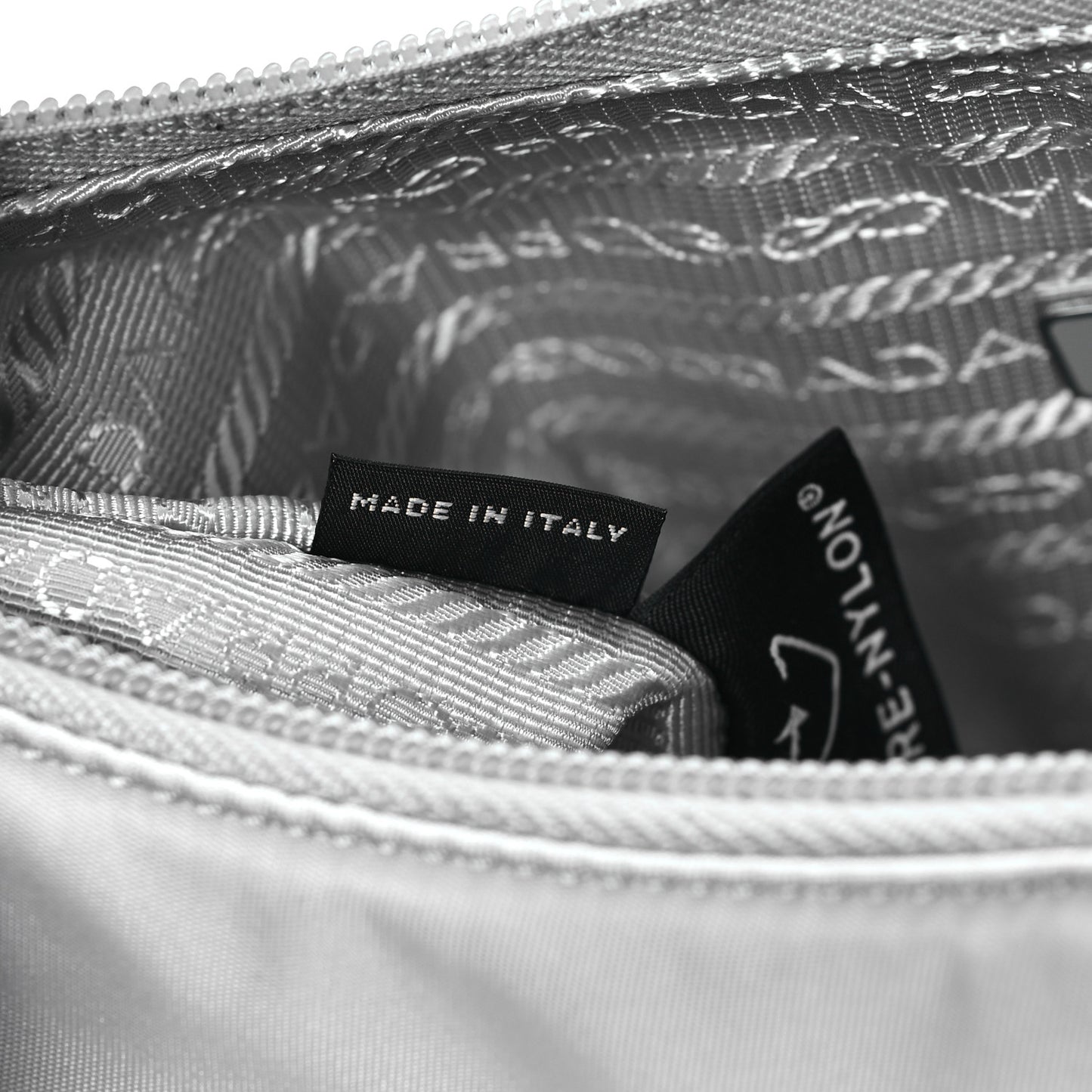 Tessuto Nylon Mini Re-Edition 2000 Bag Fiordaliso